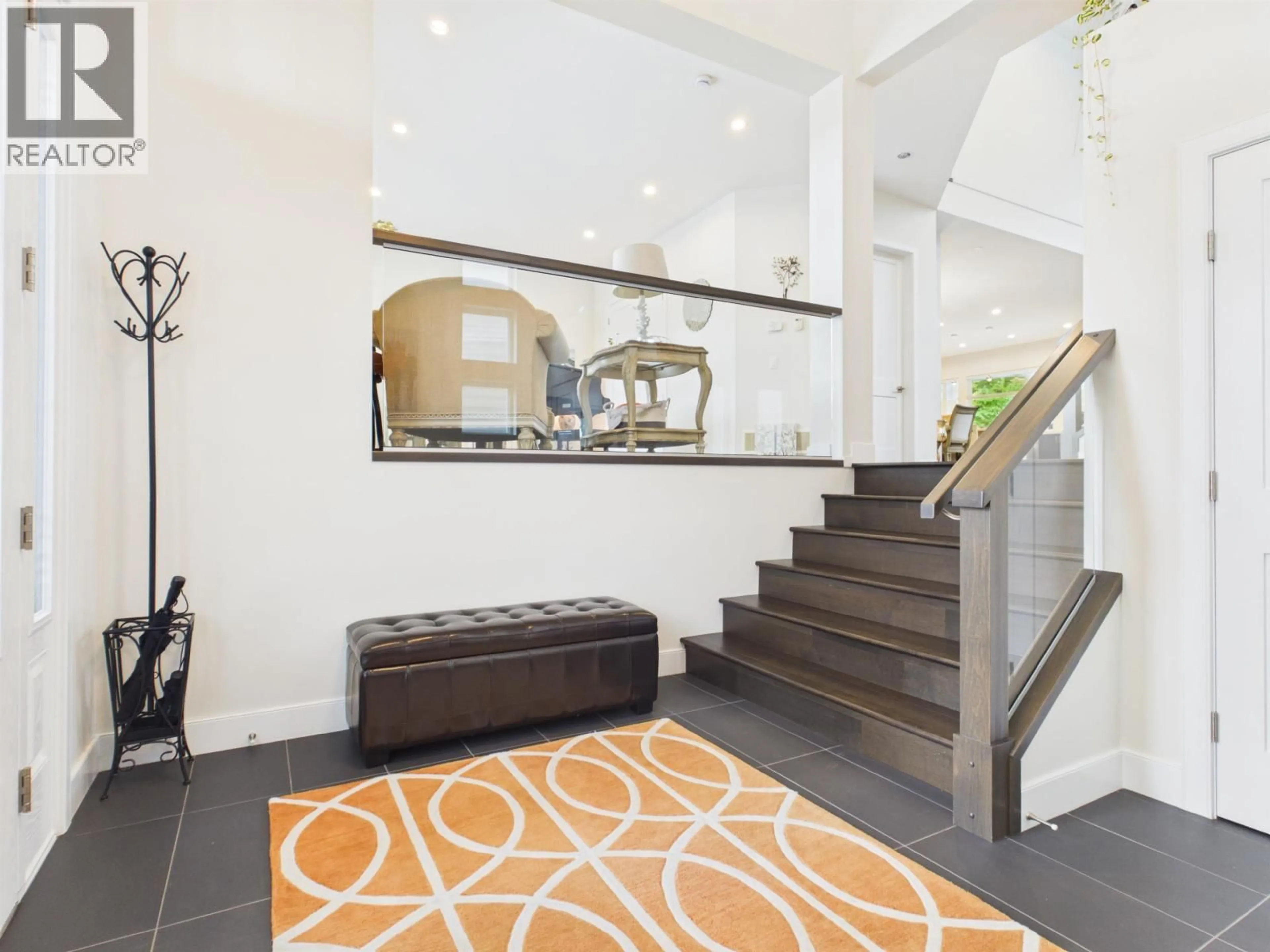 Indoor entryway for 3513 HADLEY WOOD, Coquitlam British Columbia V3E0K2
