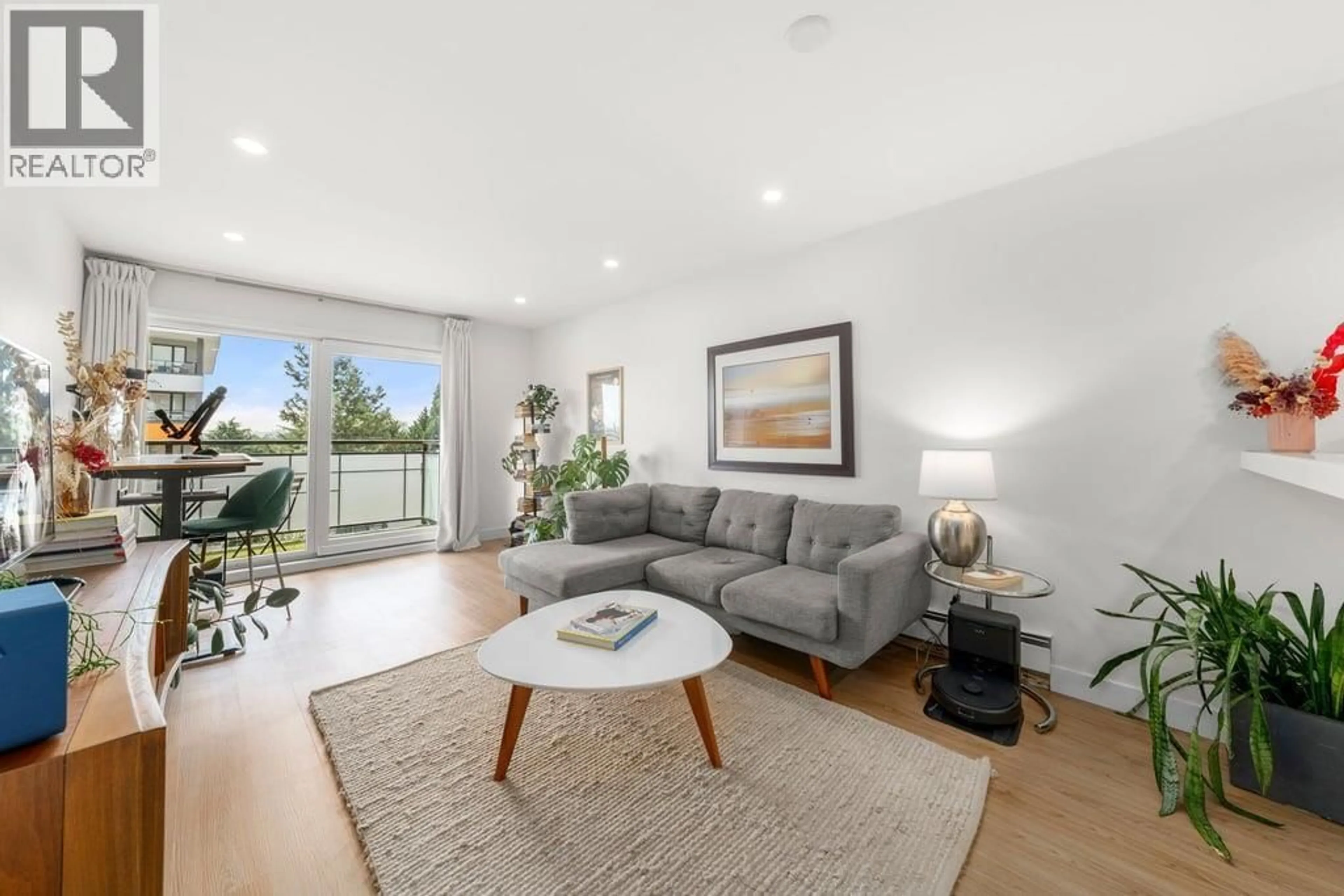 Living room with furniture, unknown for 312 - 360 2ND STREET, North Vancouver British Columbia V7L4N6