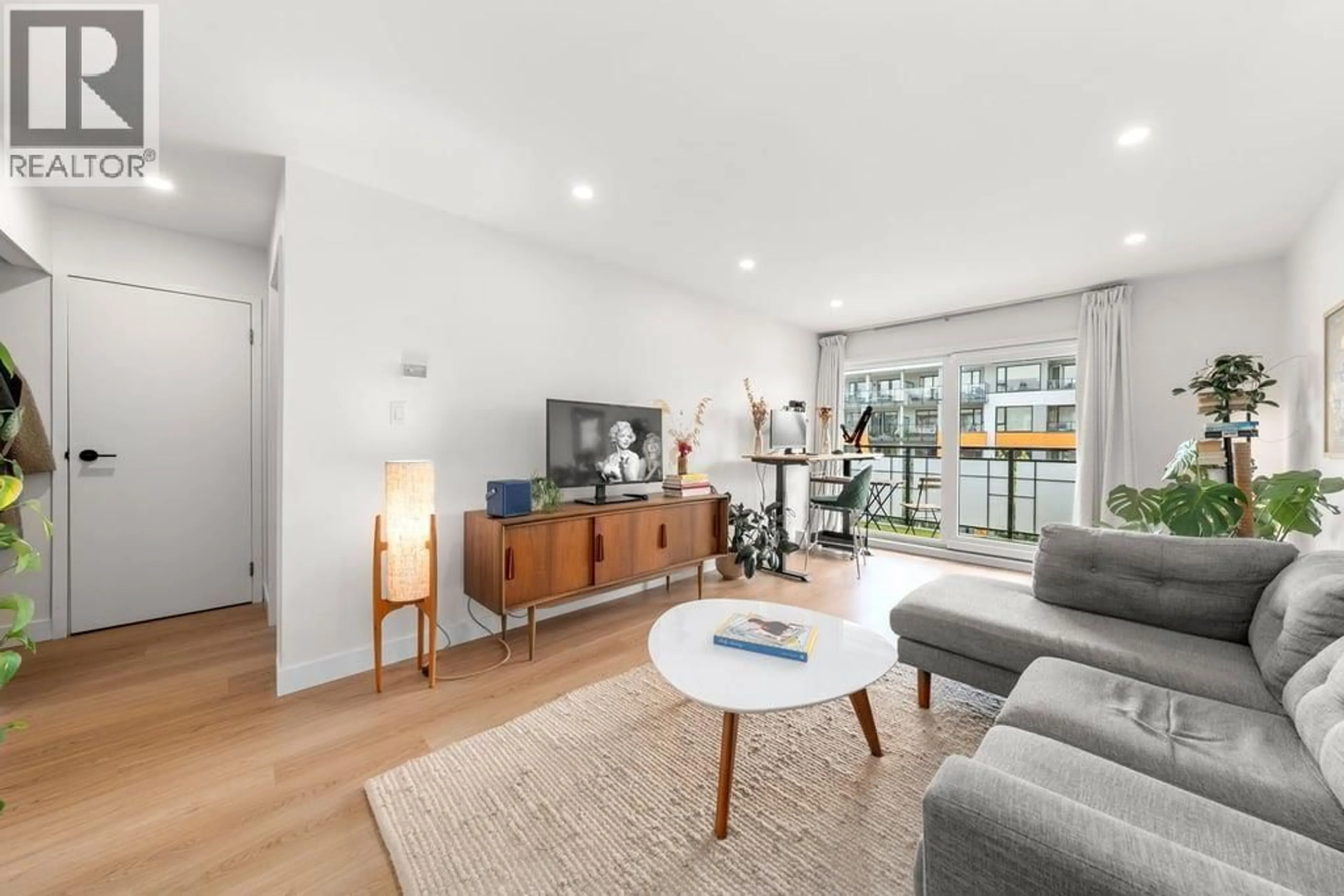 Living room with furniture, unknown for 312 - 360 2ND STREET, North Vancouver British Columbia V7L4N6