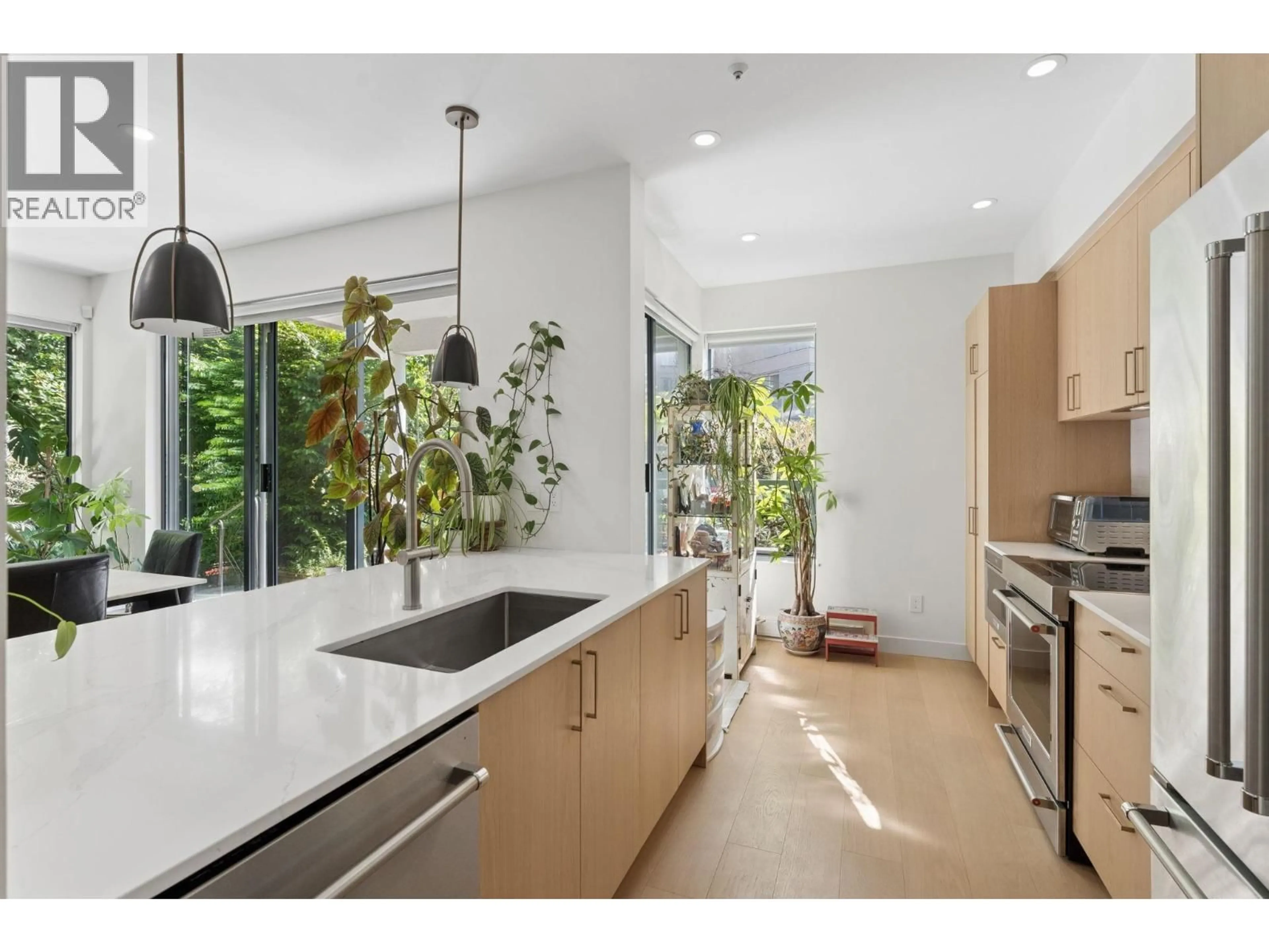 Open concept kitchen, unknown for 101 - 2242 MARINE DRIVE DRIVE, West Vancouver British Columbia V7V1K4