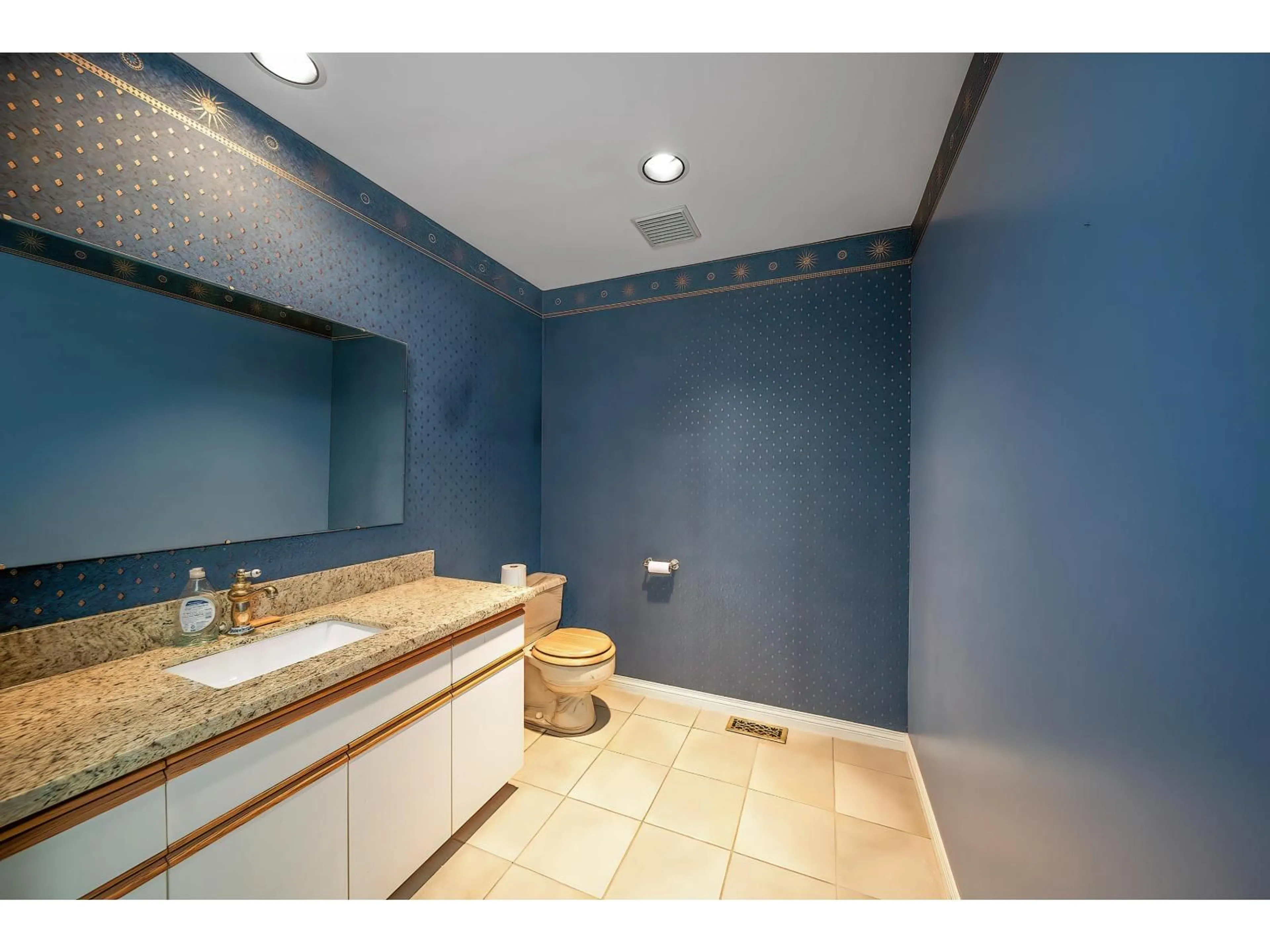 Standard bathroom, ceramic/tile floor for 5242 STATION ROAD, Surrey British Columbia V3X3C4