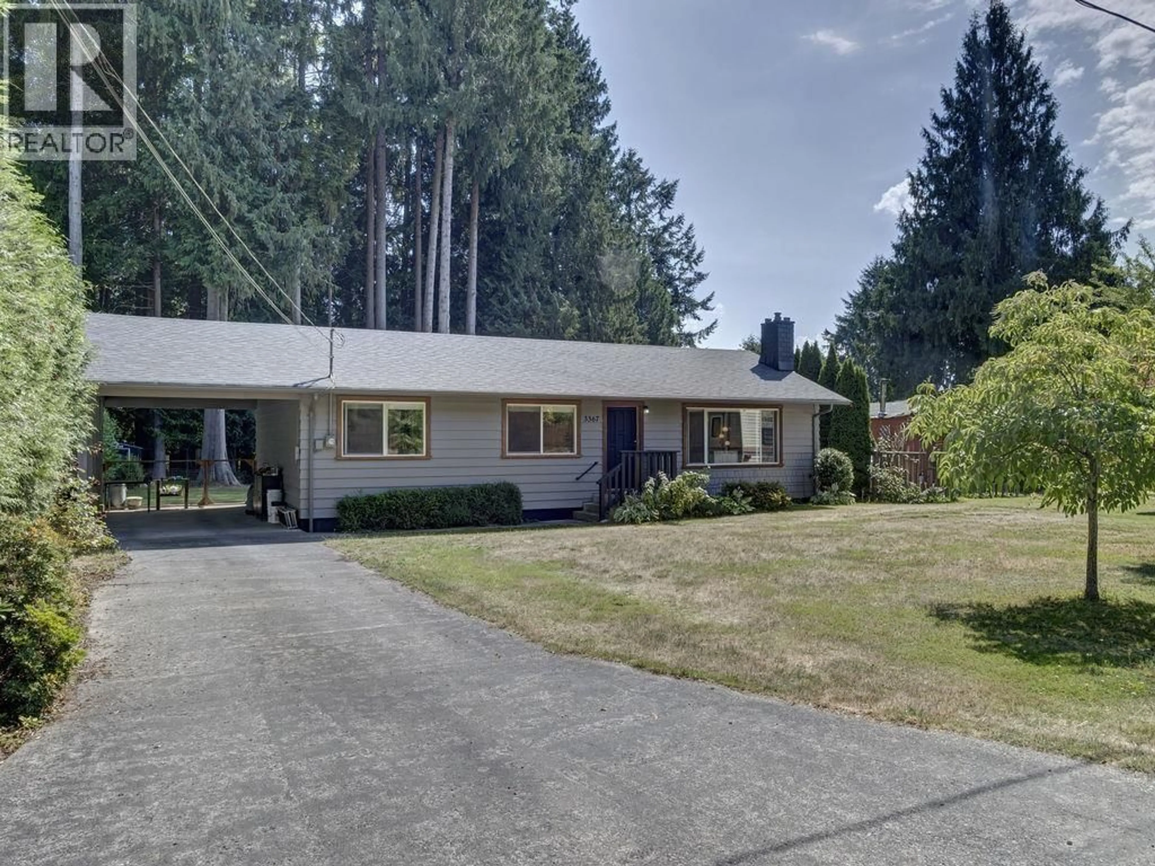A pic from outside/outdoor area/front of a property/back of a property/a pic from drone, street for 3367 RICHARDS ROAD, Roberts Creek British Columbia V0N2W2