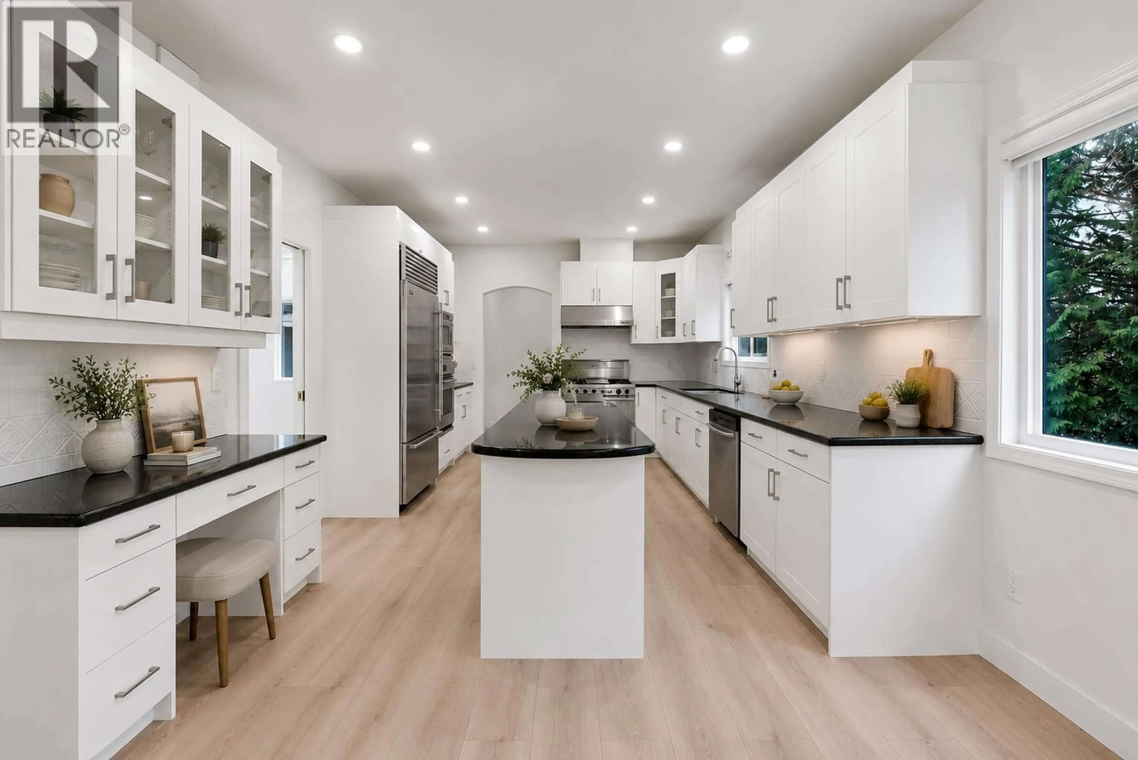 Contemporary kitchen, unknown for 6998 FIELDING COURT, Burnaby British Columbia V5A1Y5