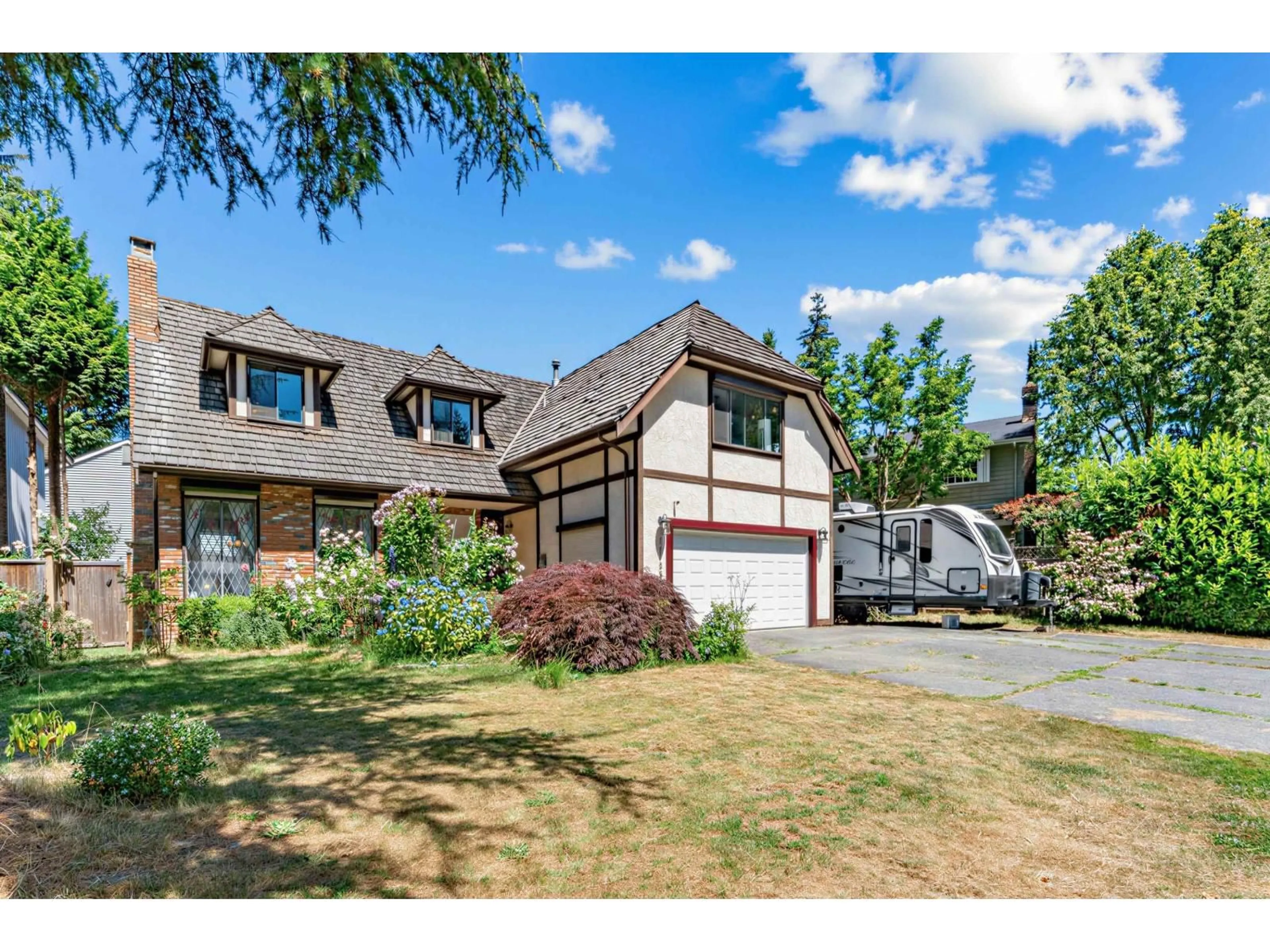 A pic from outside/outdoor area/front of a property/back of a property/a pic from drone, street for 11795 CHATEAU WYND, Delta British Columbia V4E3C8