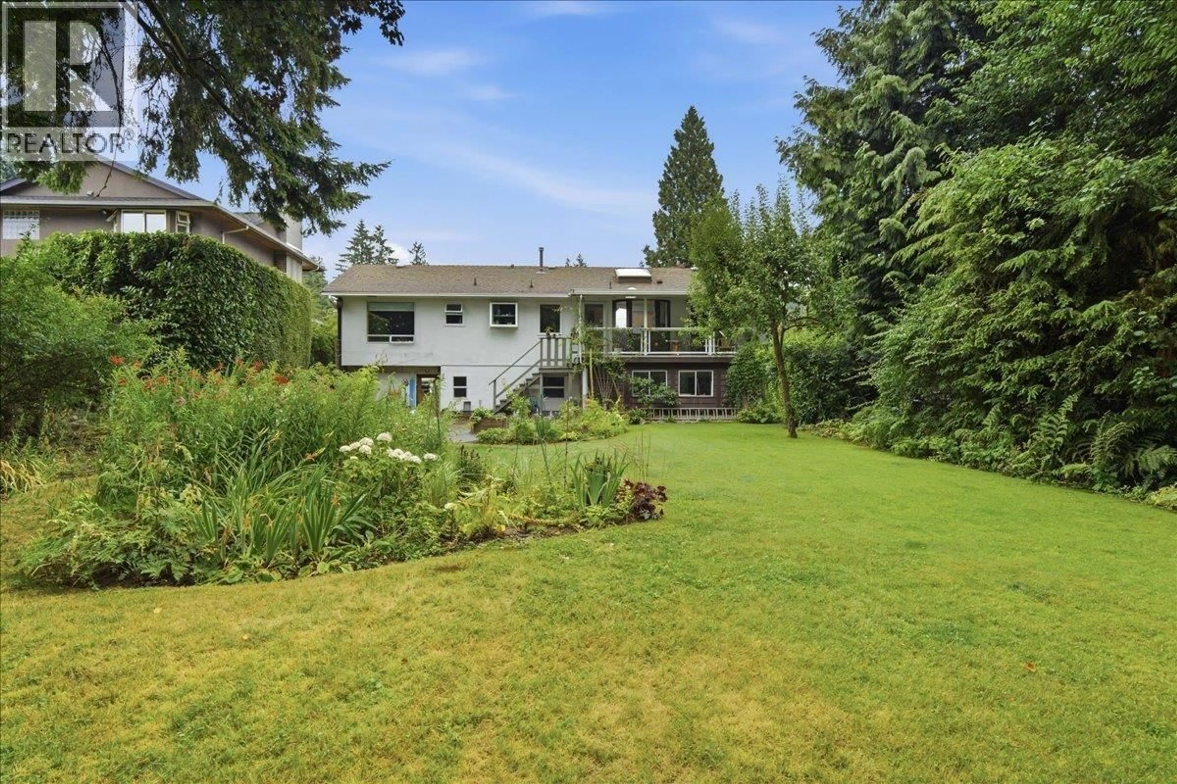 A pic from outside/outdoor area/front of a property/back of a property/a pic from drone, unknown for 1388 CAMBRIDGE DRIVE, Coquitlam British Columbia V3J2P7