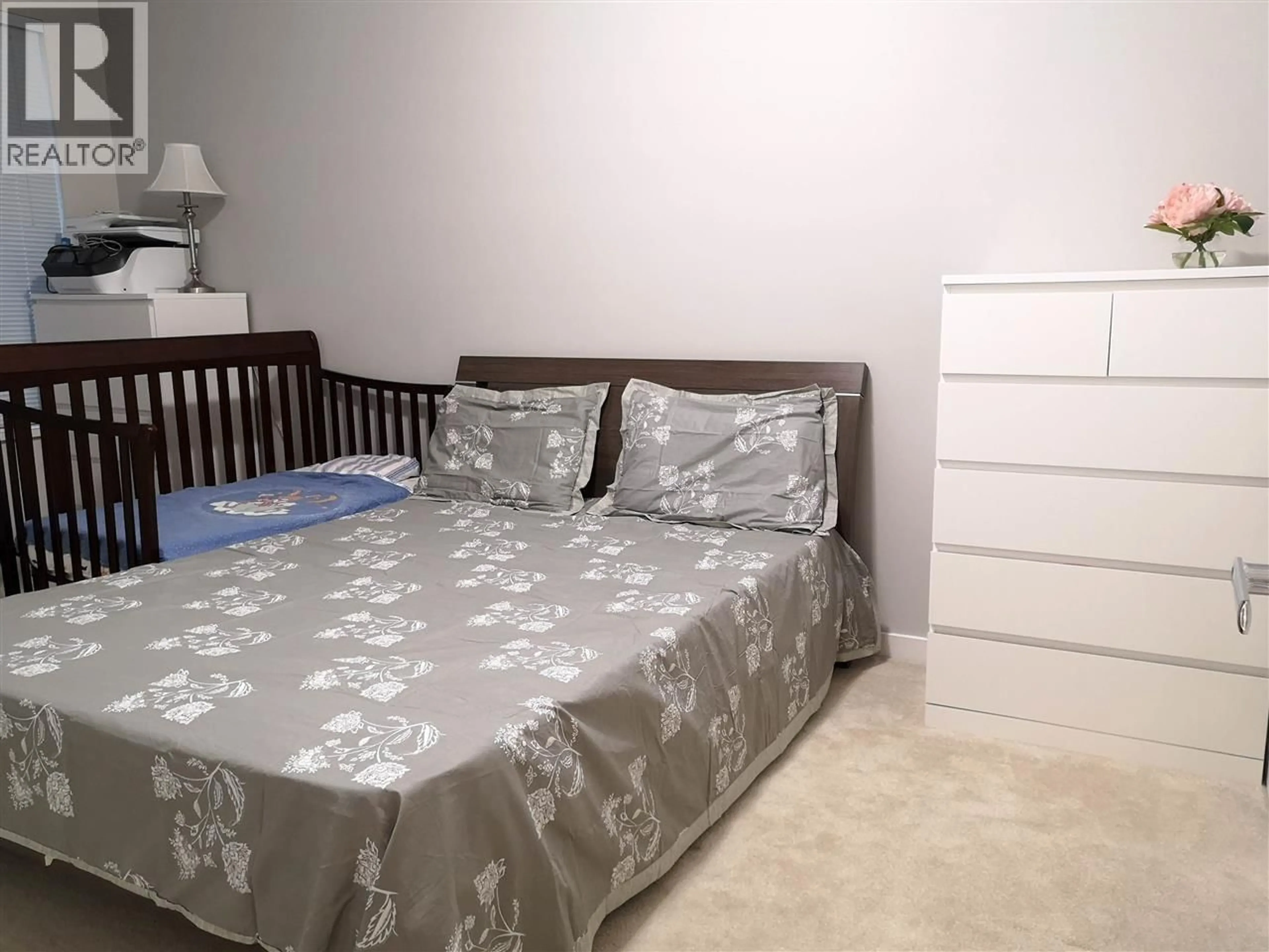 Bedroom with bed, unknown for 118 - 9399 ALEXANDRA ROAD, Richmond British Columbia V6X0L7