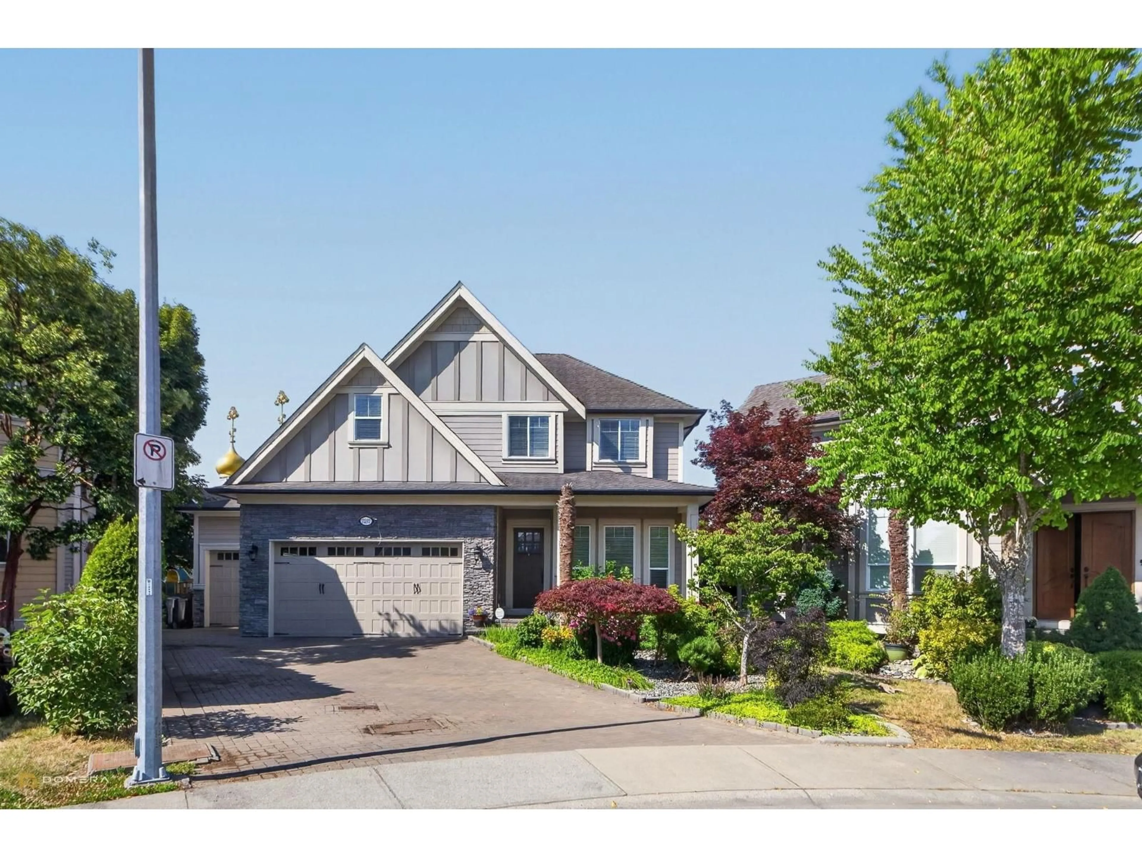 Home with vinyl exterior material, street for 7257 198A STREET, Langley British Columbia V2Y1R9