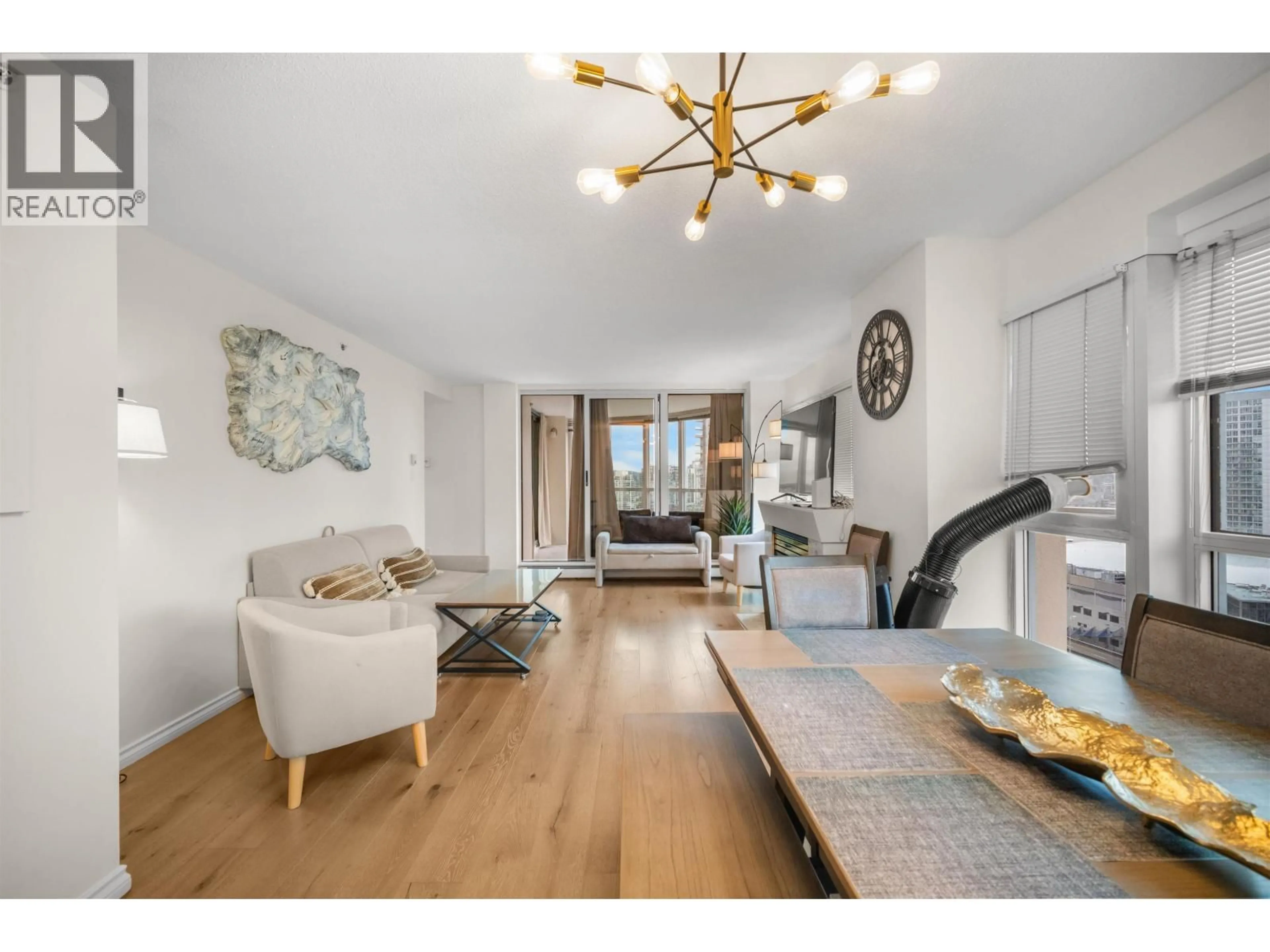 Living room with furniture, wood/laminate floor for 2204 - 183 KEEFER PLACE, Vancouver British Columbia V6B6B9
