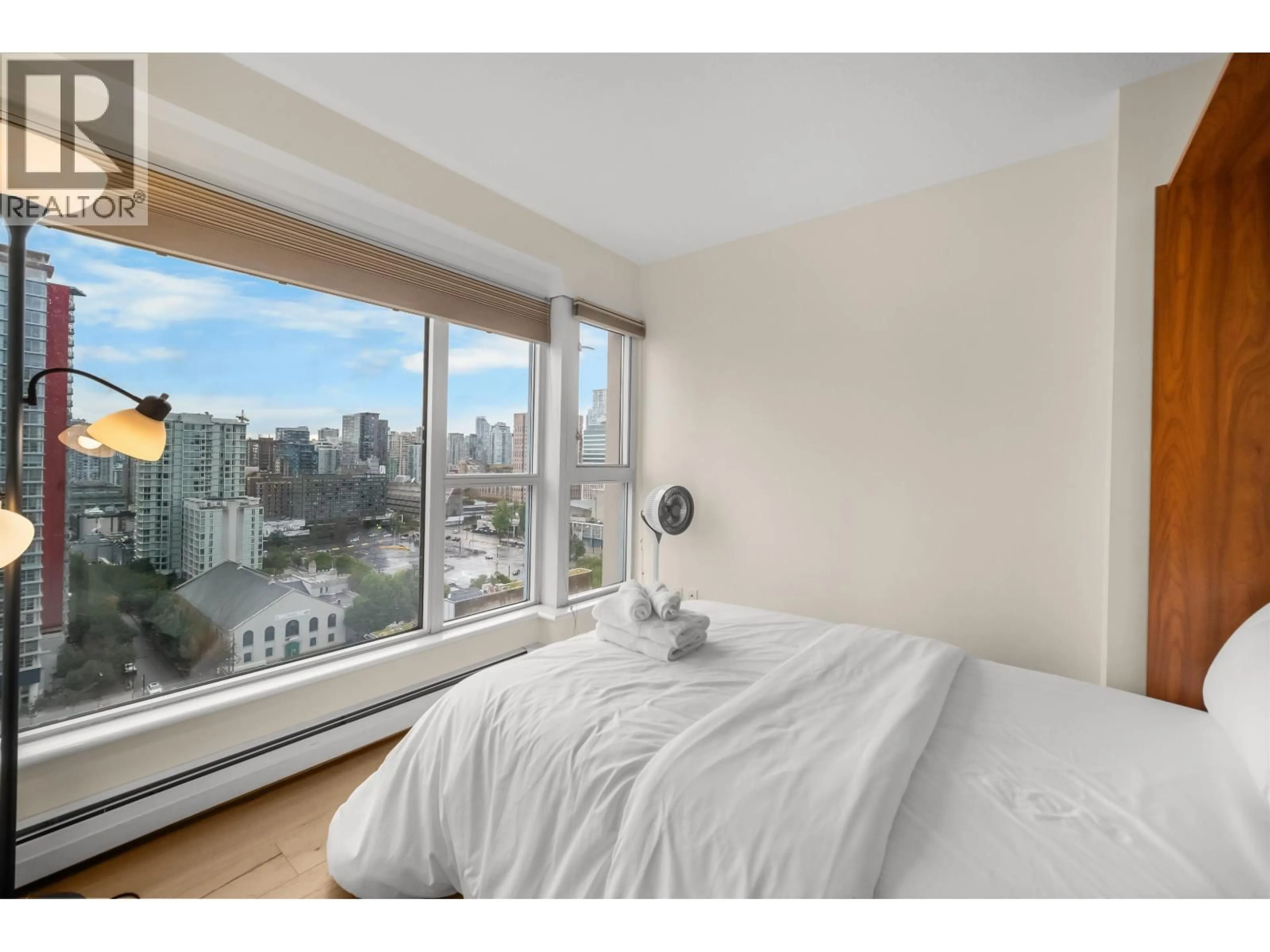 Bedroom with bed, unknown for 2204 - 183 KEEFER PLACE, Vancouver British Columbia V6B6B9