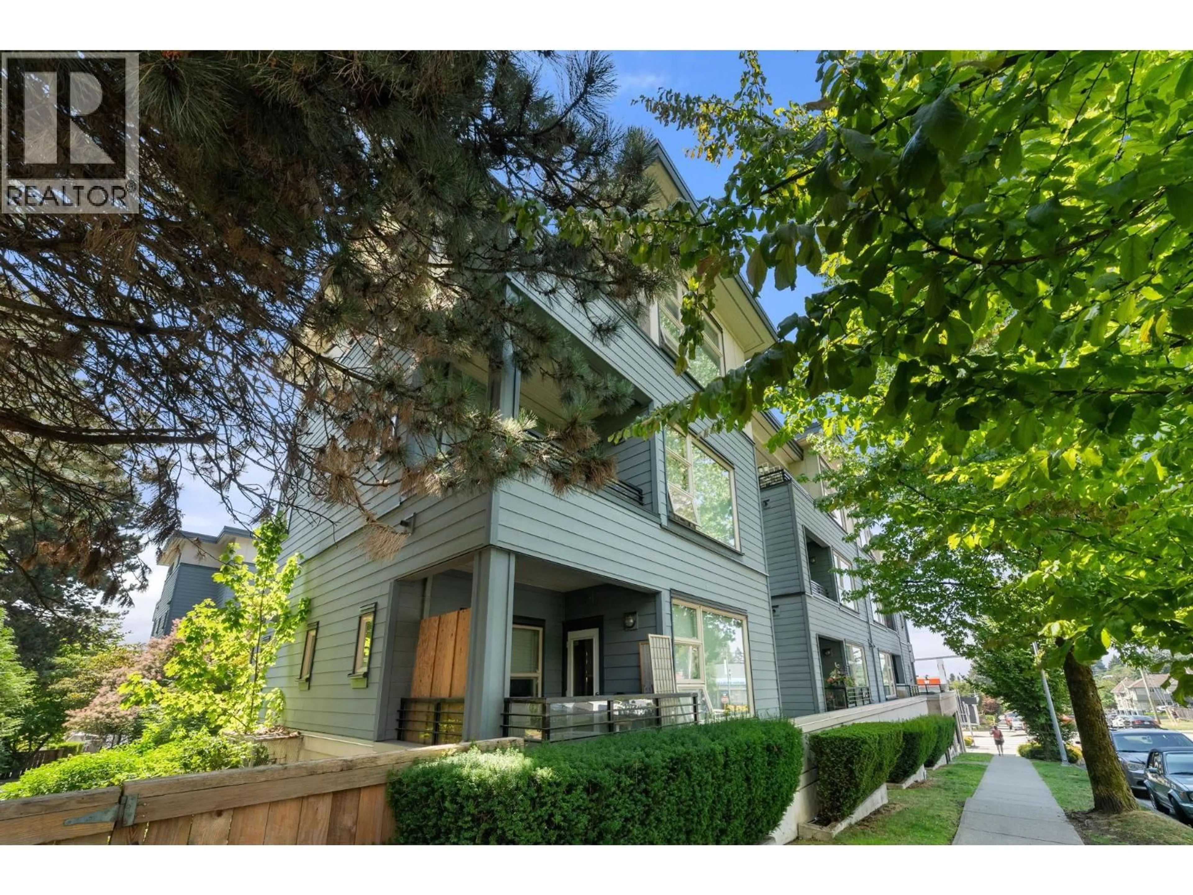 Unknown for 302 - 709 12TH STREET, New Westminster British Columbia V3M4J7