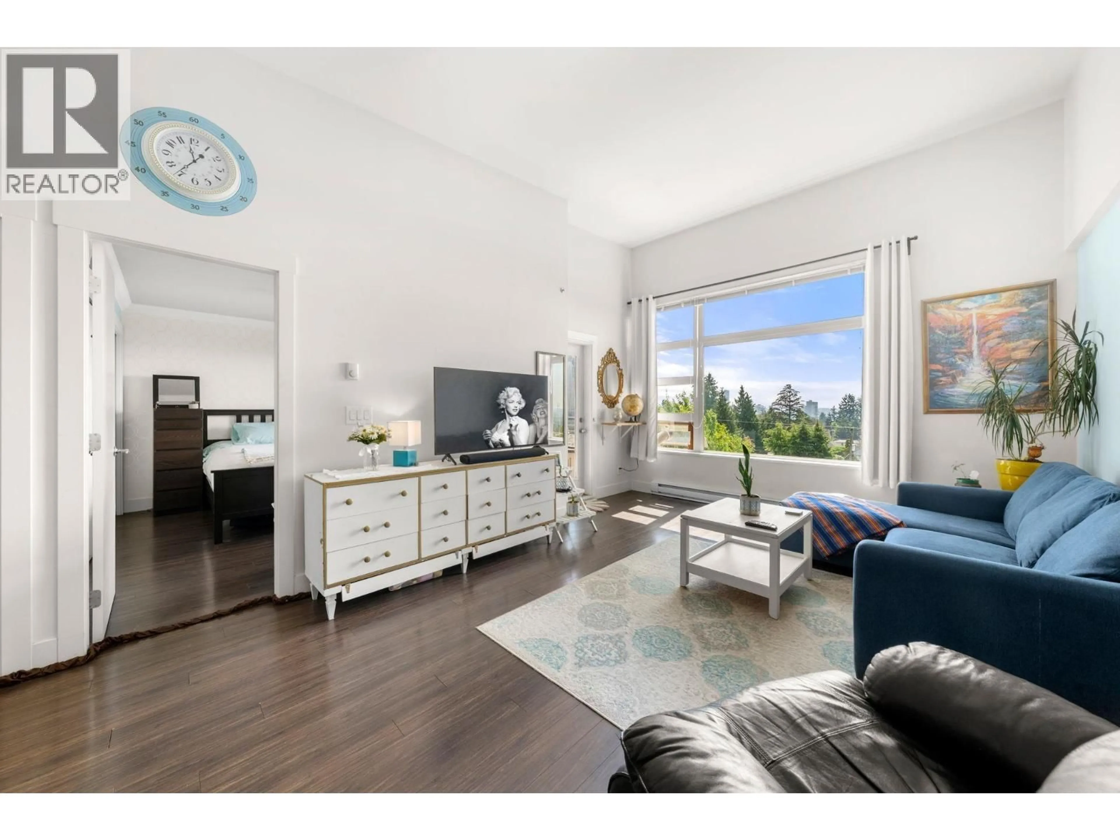 Living room with furniture, wood/laminate floor for 302 - 709 12TH STREET, New Westminster British Columbia V3M4J7