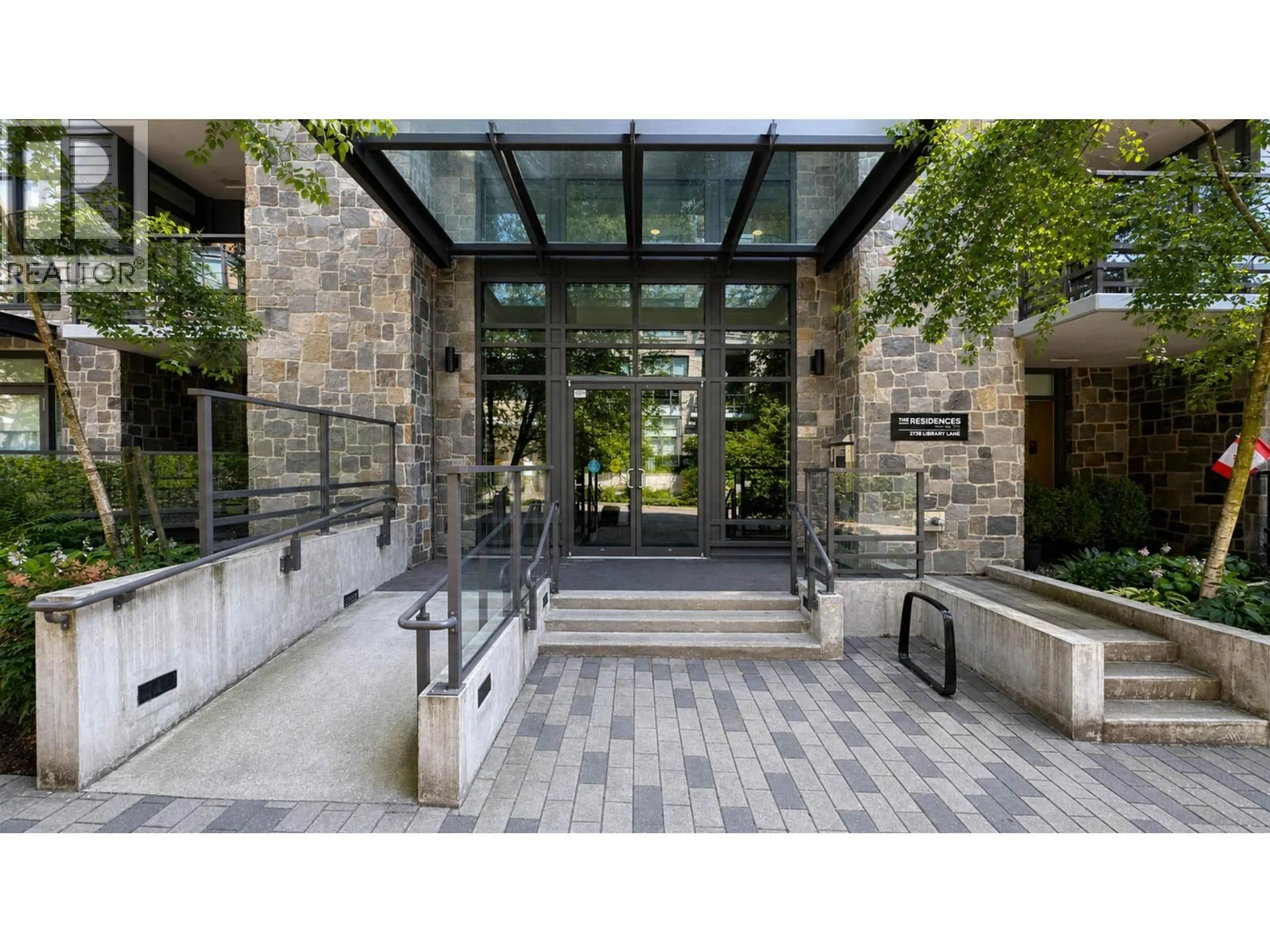 Indoor foyer for 204 - 2738 LIBRARY LANE, North Vancouver British Columbia V7J0B3