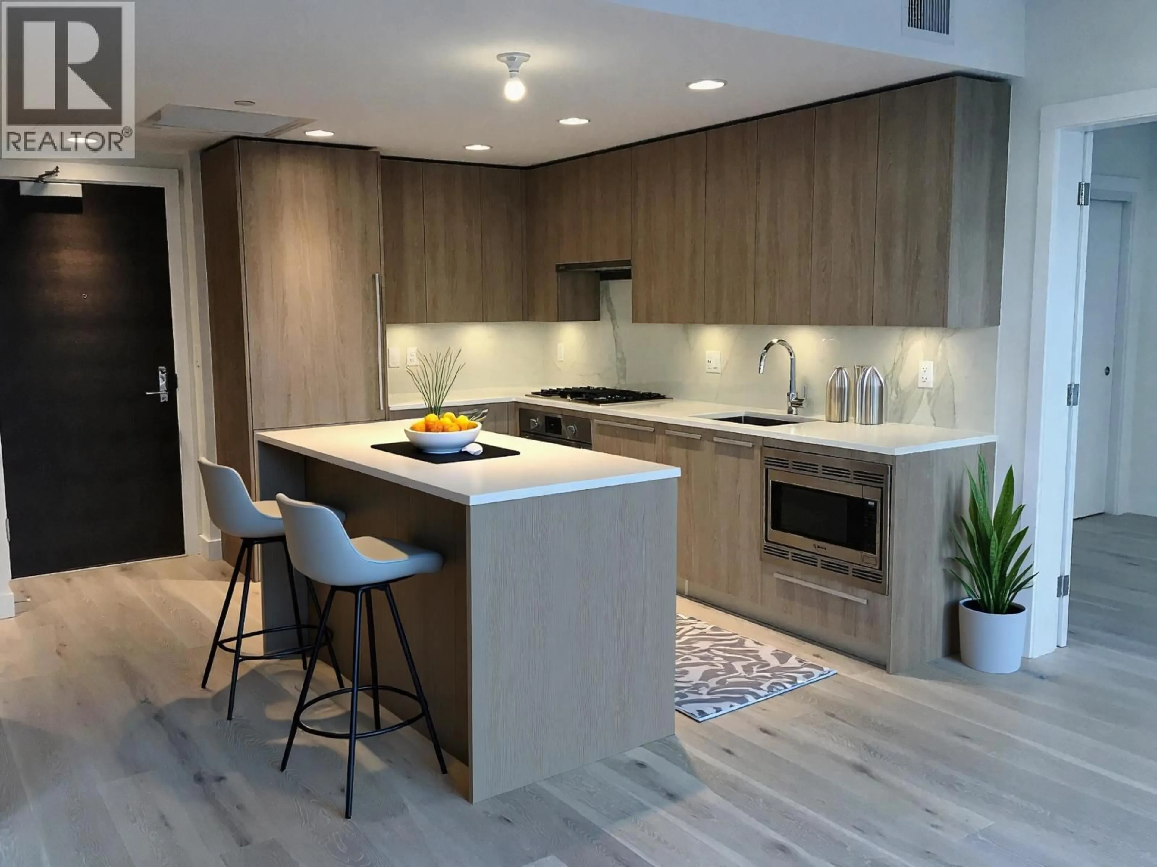 Contemporary kitchen, unknown for 204 - 2738 LIBRARY LANE, North Vancouver British Columbia V7J0B3