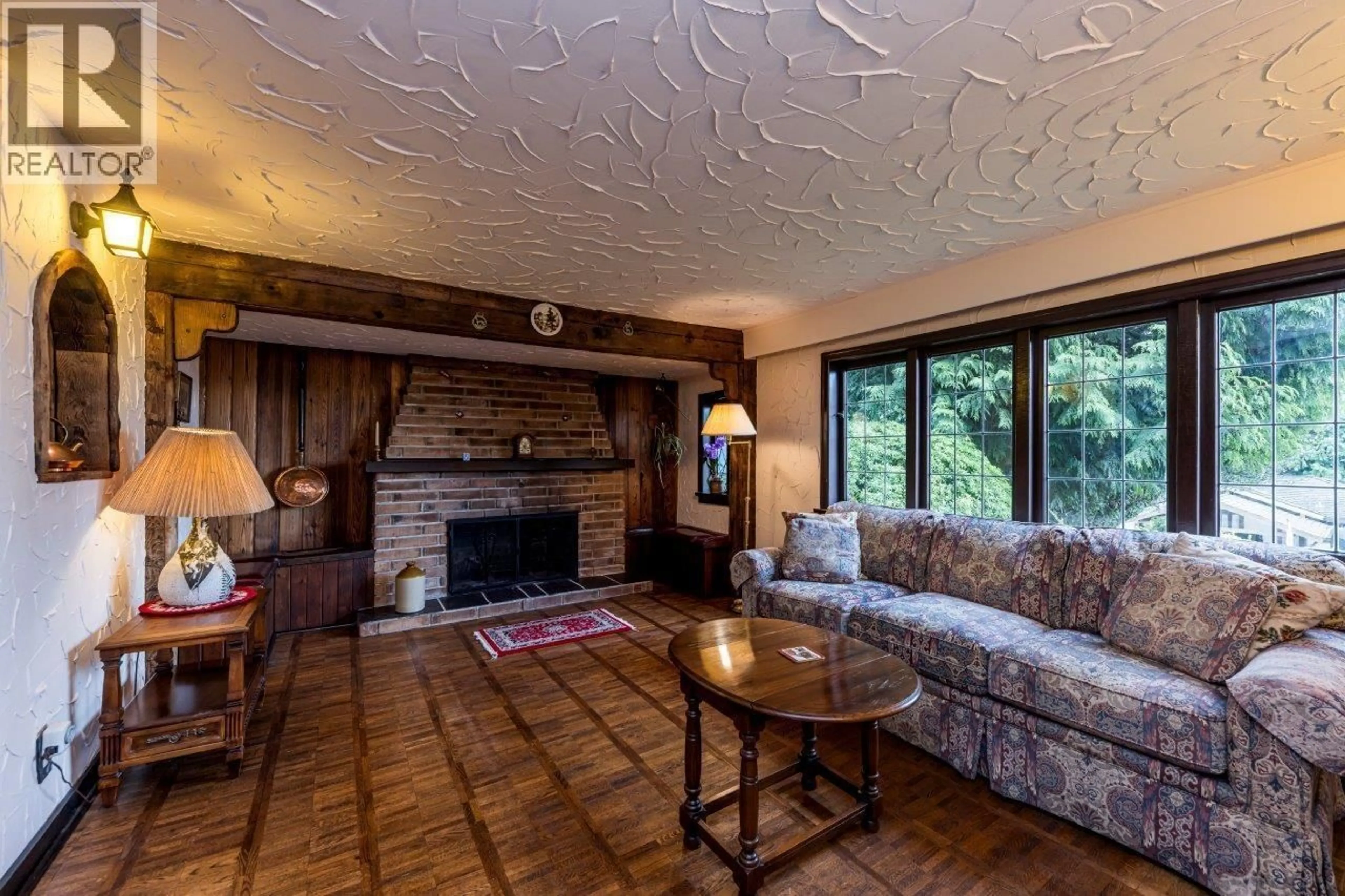 Living room with furniture, unknown for 292 ST. JAMES ROAD, North Vancouver British Columbia V7N1L2