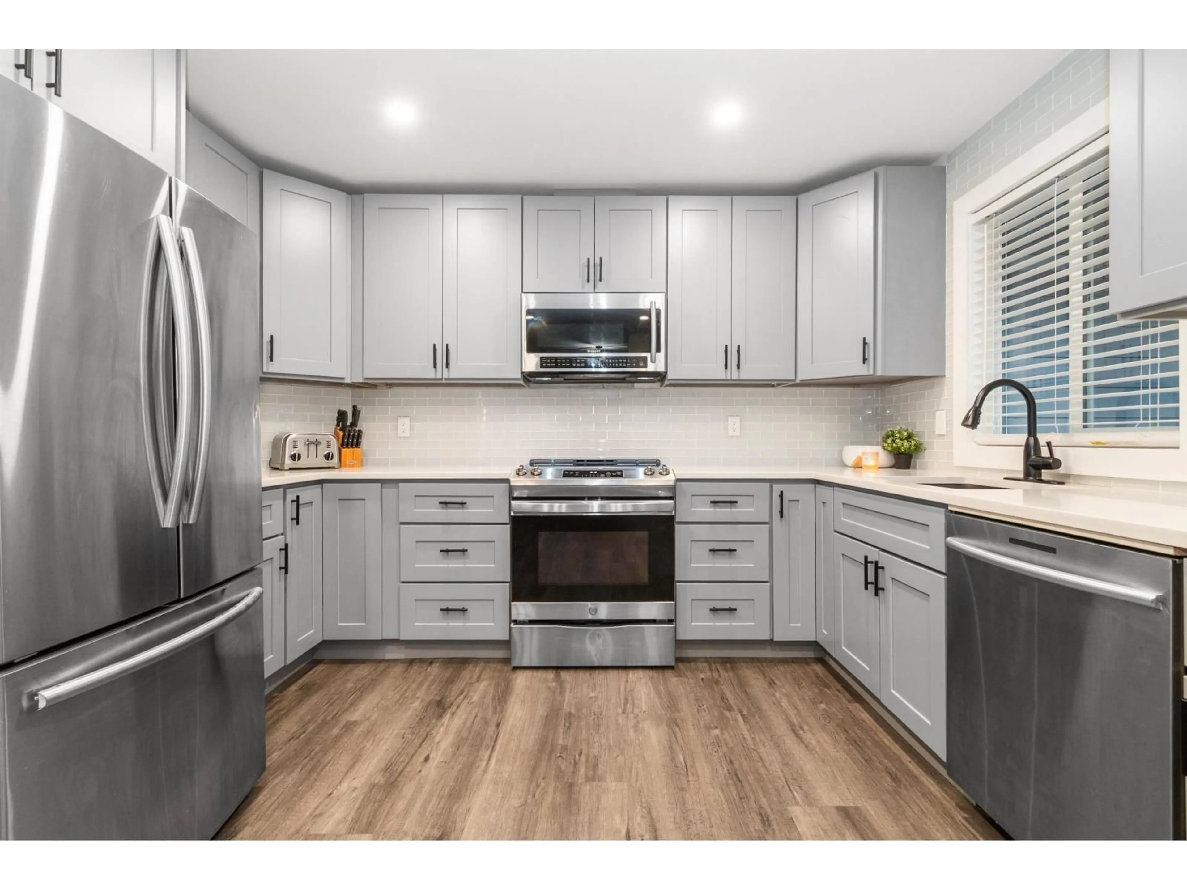 Open concept kitchen, unknown for 10148 BEAVER CRESCENT, Chilliwack British Columbia V2P7X4