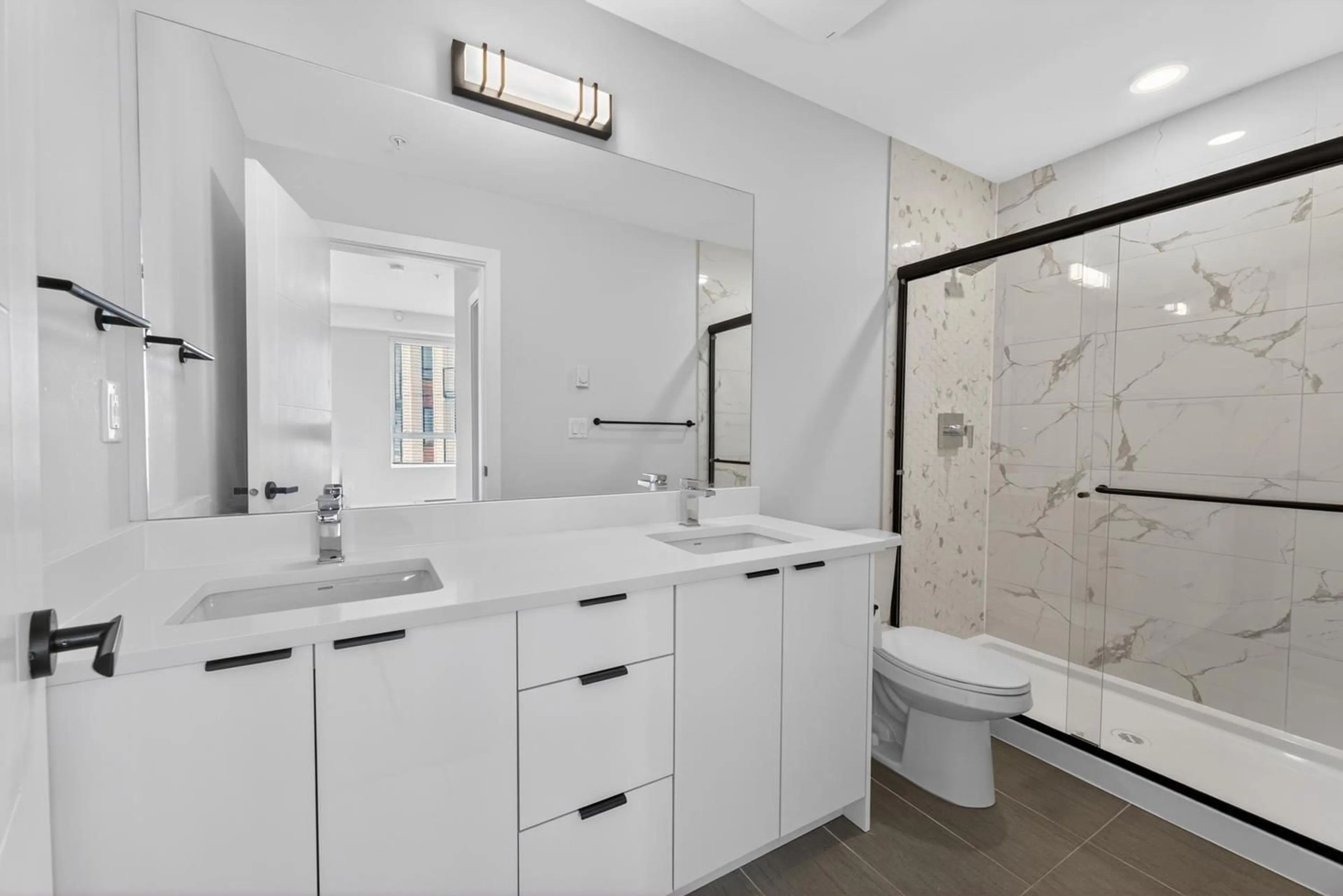Standard bathroom, ceramic/tile floor for 504 - 20360 LOGAN AVENUE, Langley British Columbia V3L4L8