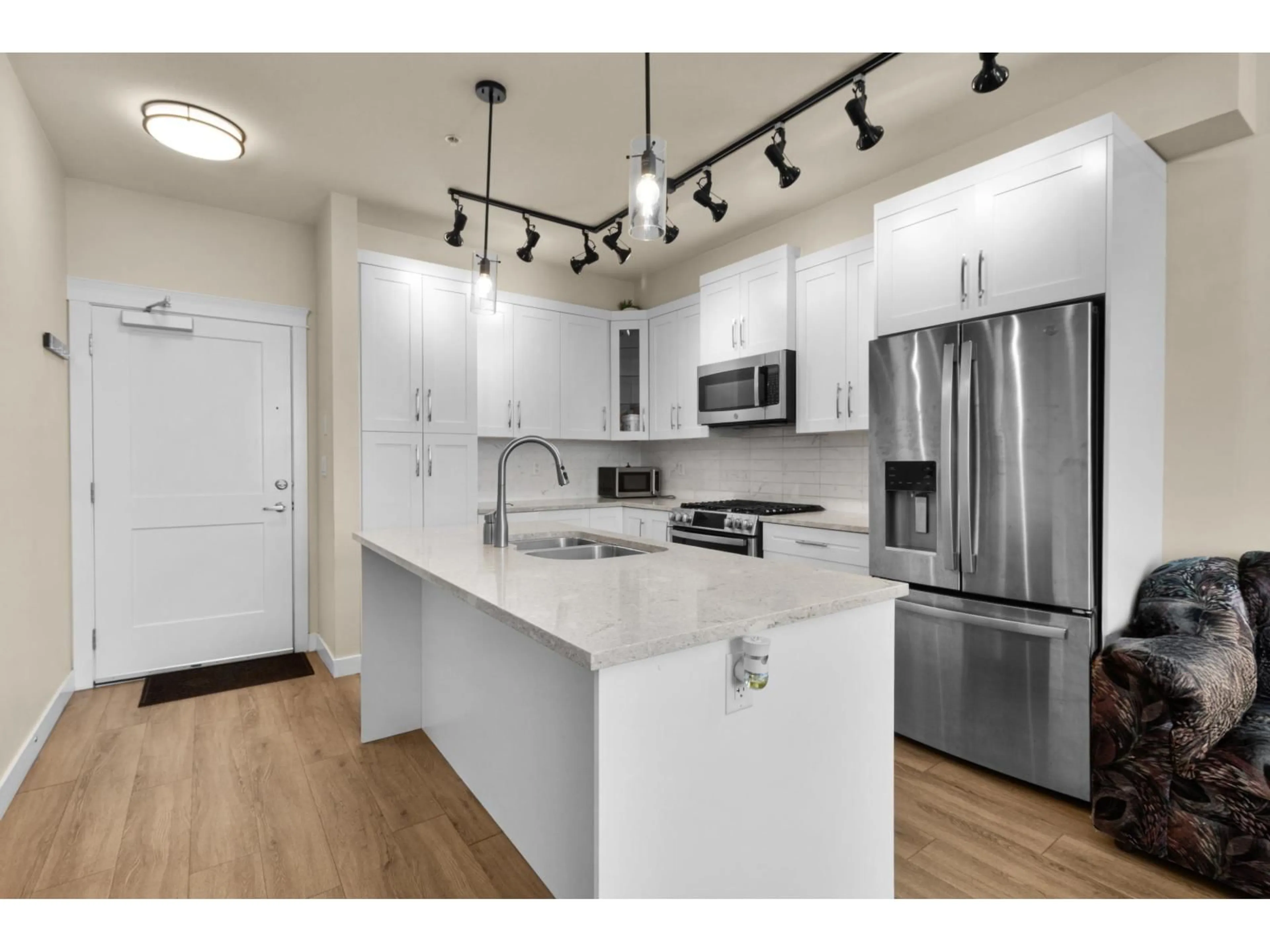 Open concept kitchen, unknown for 612 - 11077 RAVINE ROAD, Surrey British Columbia V3T0R7