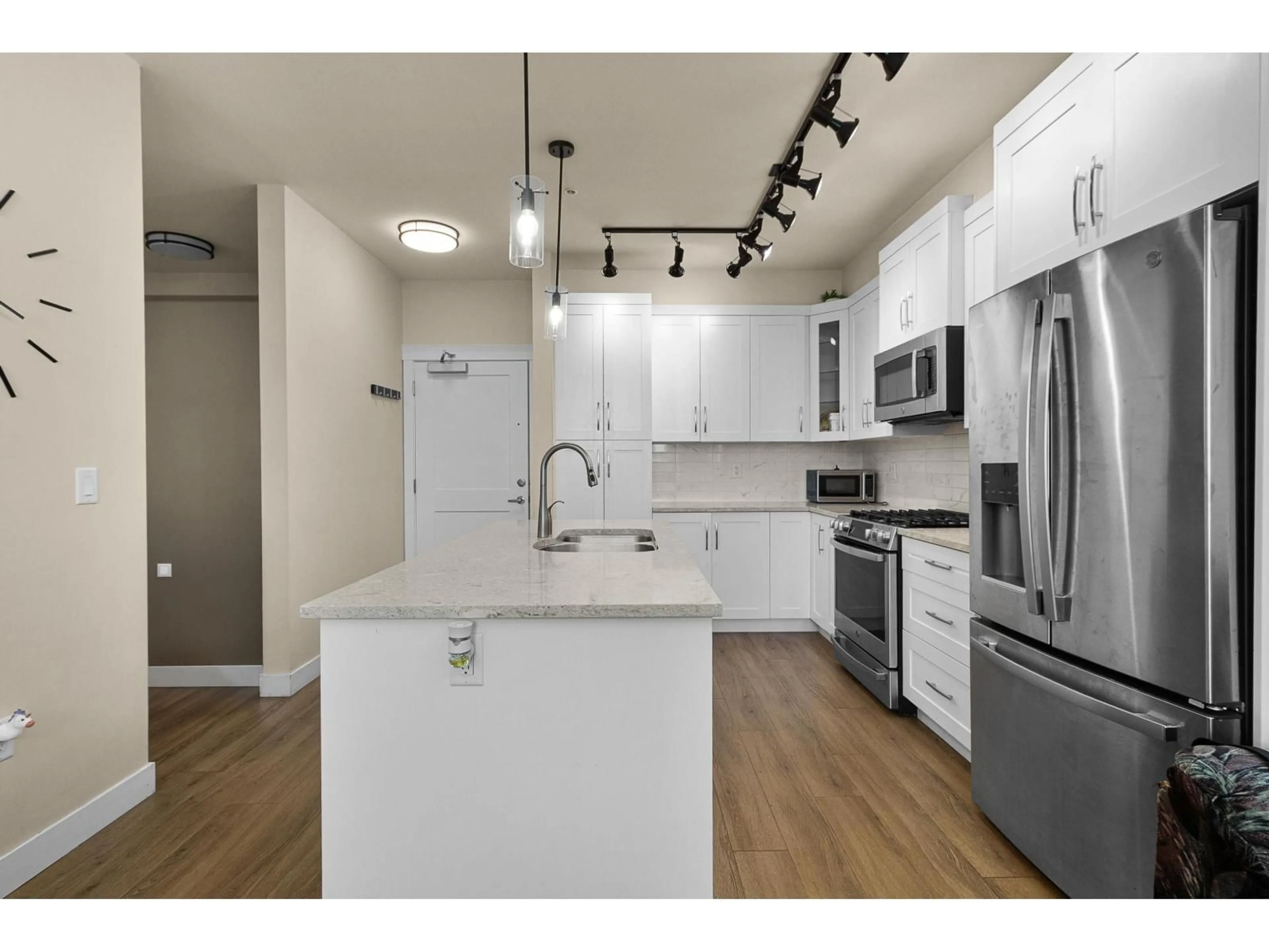 Open concept kitchen, unknown for 612 - 11077 RAVINE ROAD, Surrey British Columbia V3T0R7