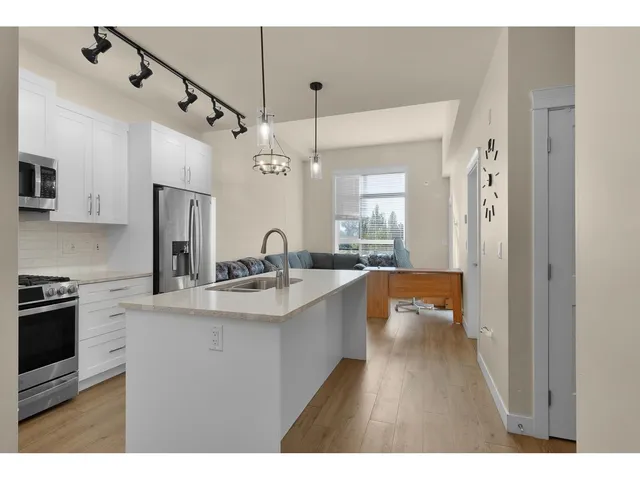 612 - 11077 RAVINE ROAD, Surrey 4