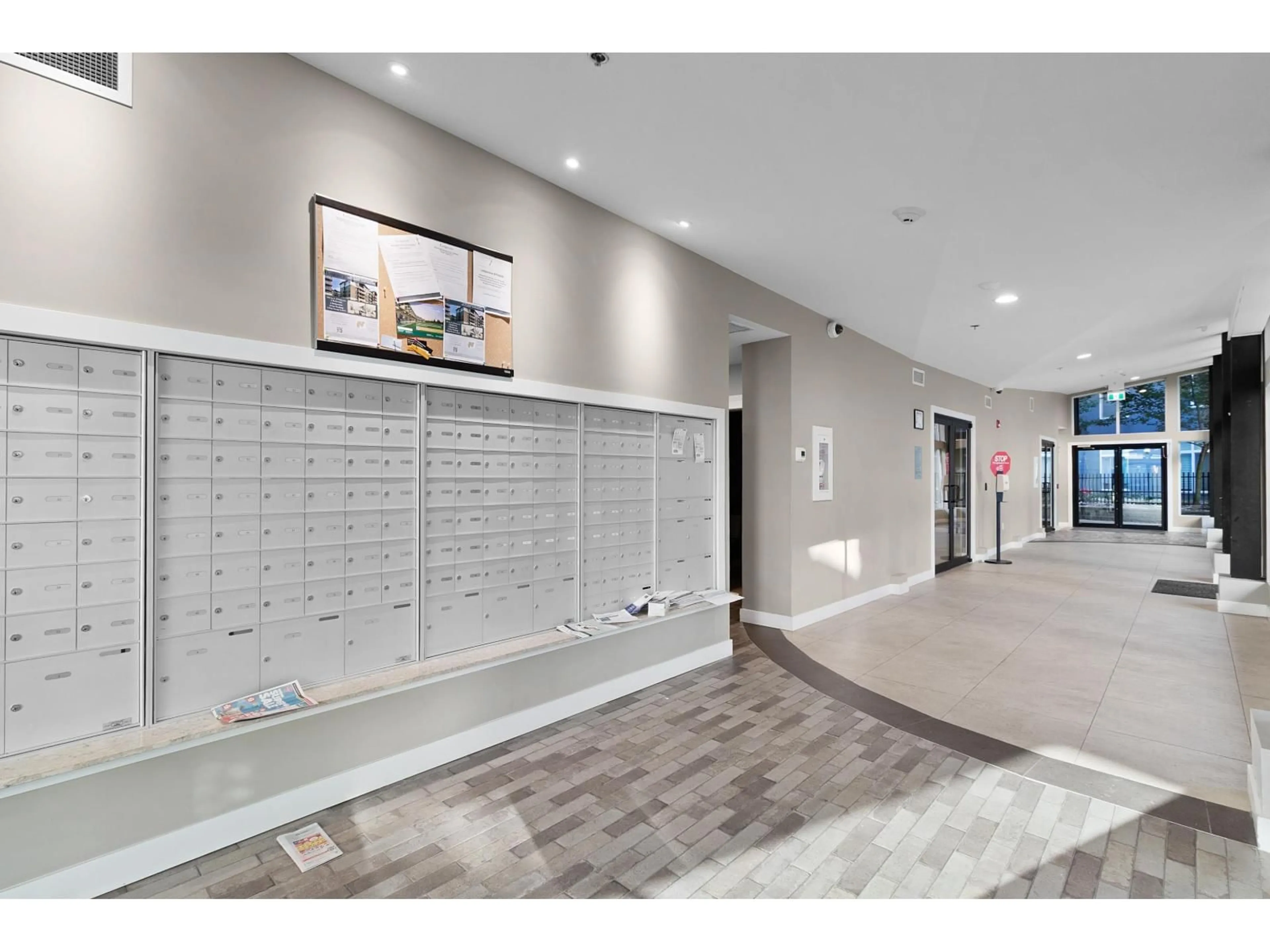 Indoor foyer for 612 - 11077 RAVINE ROAD, Surrey British Columbia V3T0R7