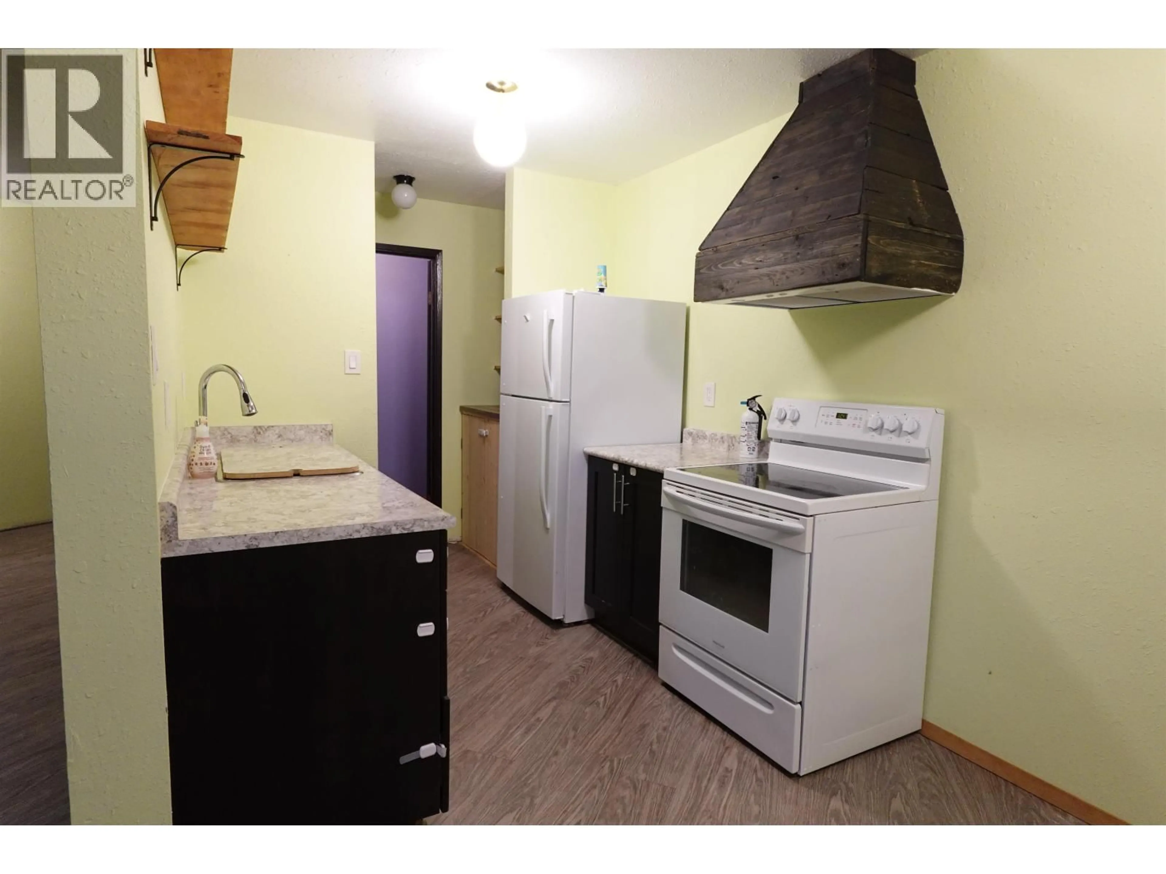 Standard kitchen, unknown for 105 - 398 RODDIS DRIVE, Quesnel British Columbia V2J1A6