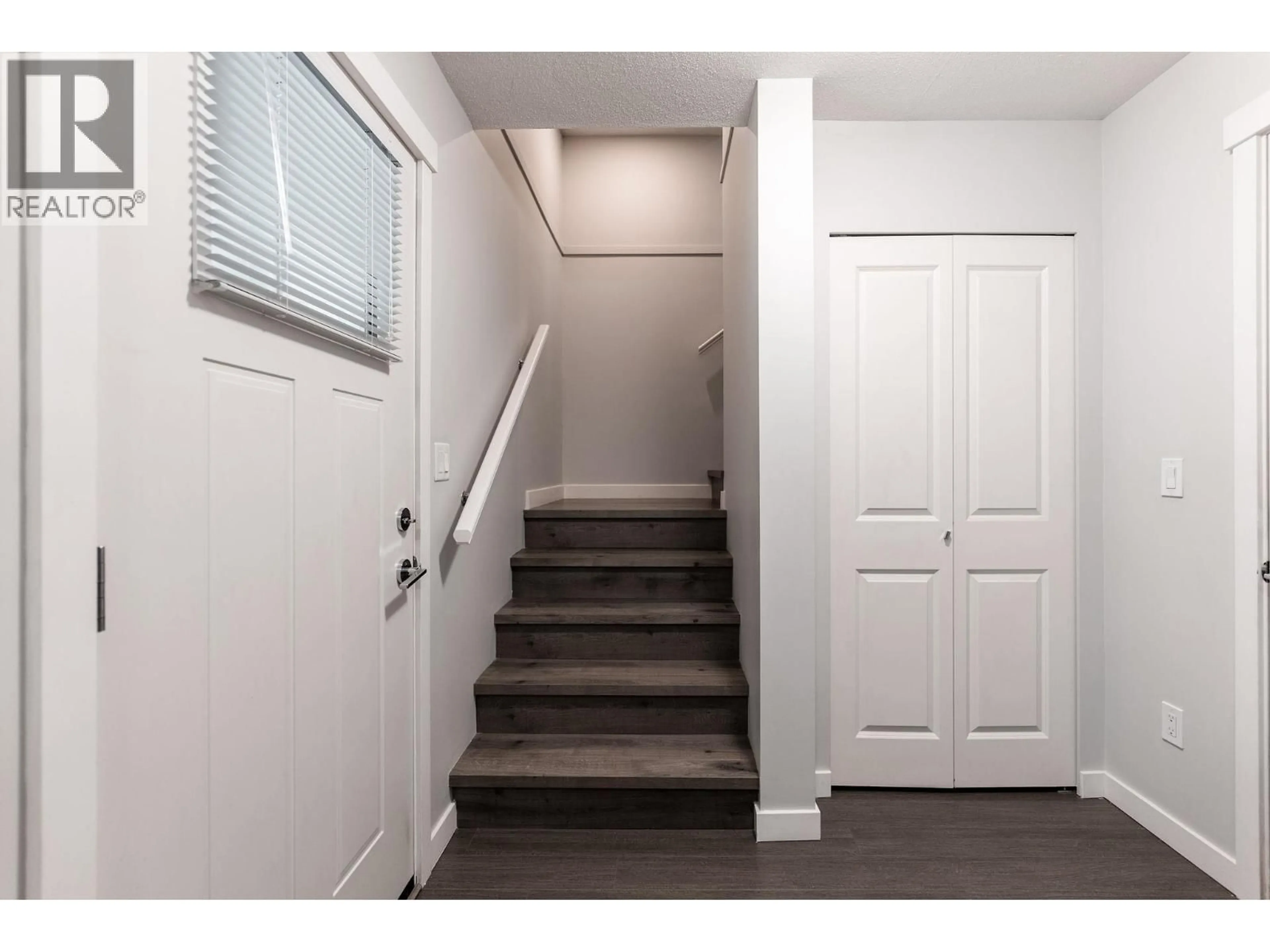 Indoor entryway for 2104 - 11295 PAZARENA PLACE, Maple Ridge British Columbia V2X4K9