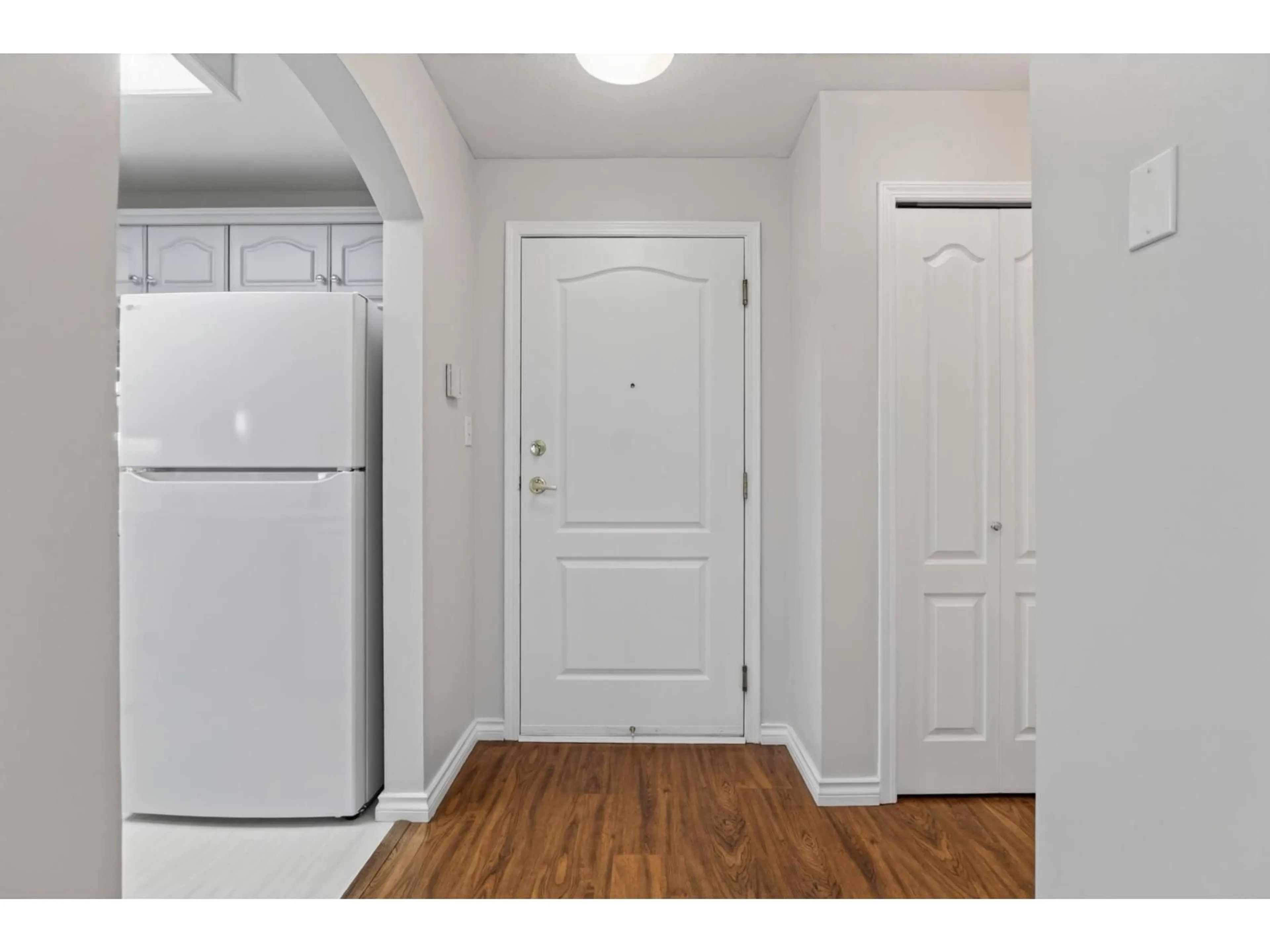 Indoor entryway for 109 - 17727 58 AVENUE, Surrey British Columbia V3S1L5