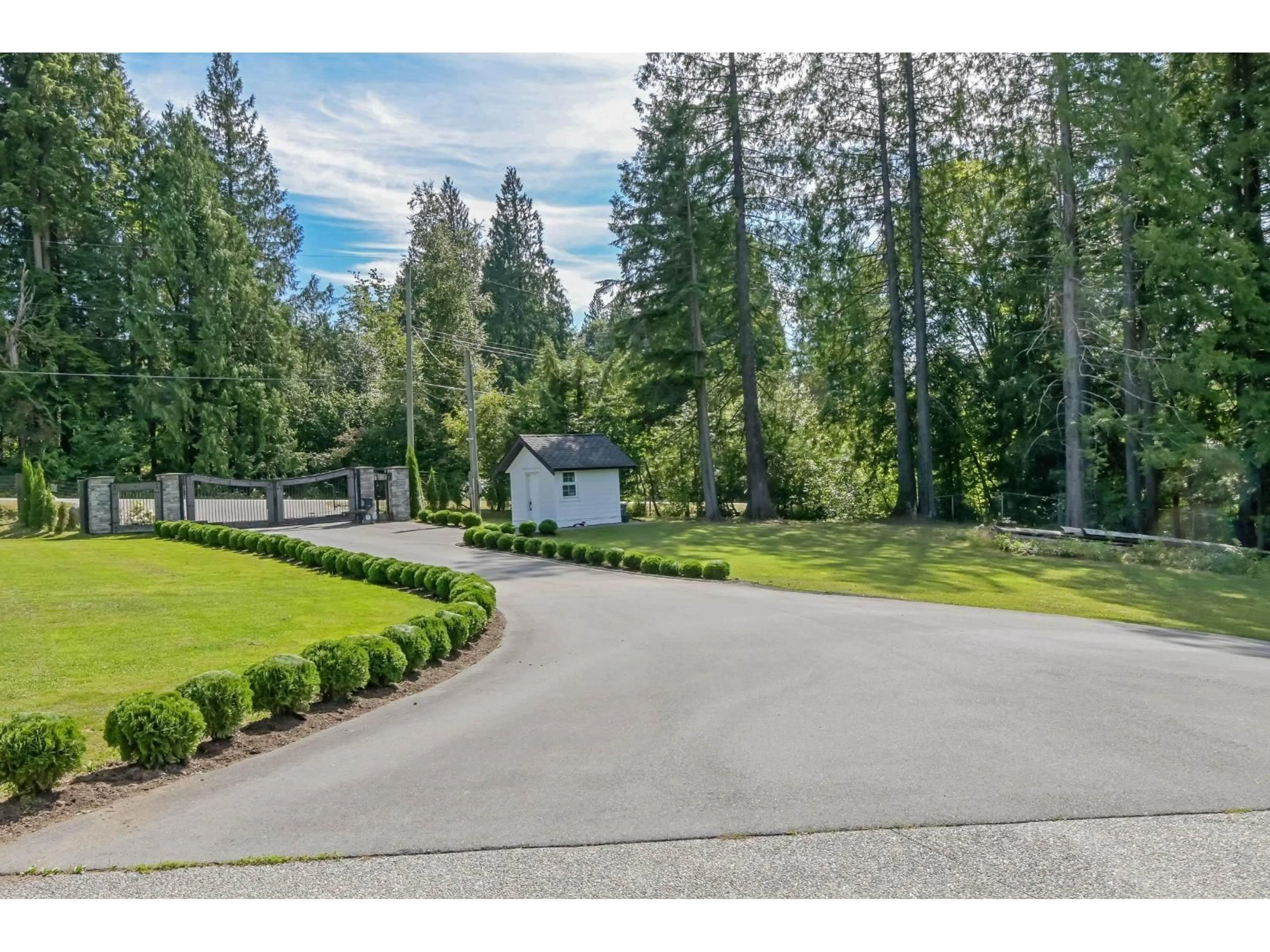 A pic from outside/outdoor area/front of a property/back of a property/a pic from drone, unknown for 30675 SILVERHILL AVENUE, Mission British Columbia V4S1G9