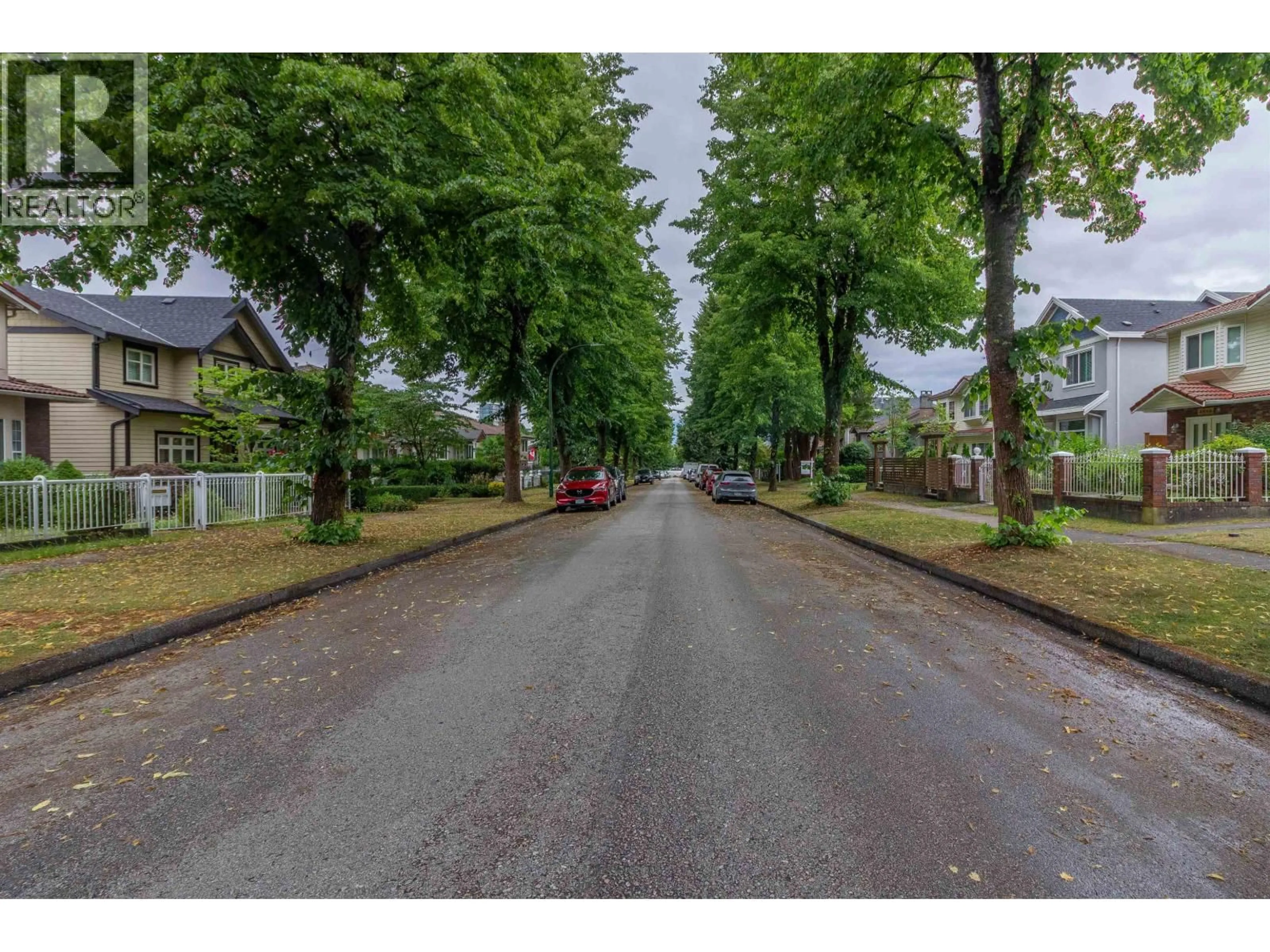 Unknown for 4467 PERRY STREET, Vancouver British Columbia V5N3X6