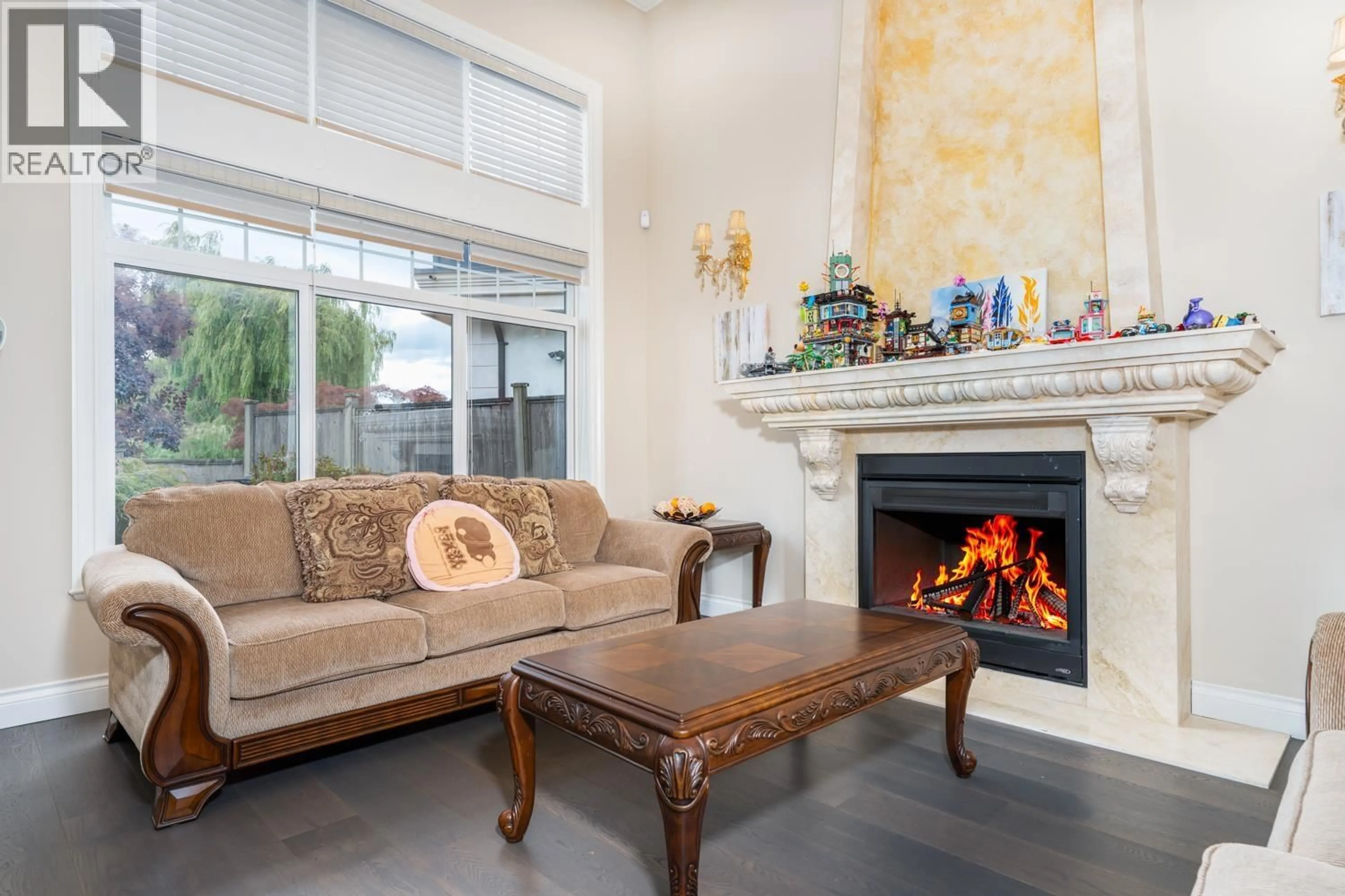 Living room with furniture, unknown for 8411 FAIRHURST ROAD, Richmond British Columbia V7C1Y7
