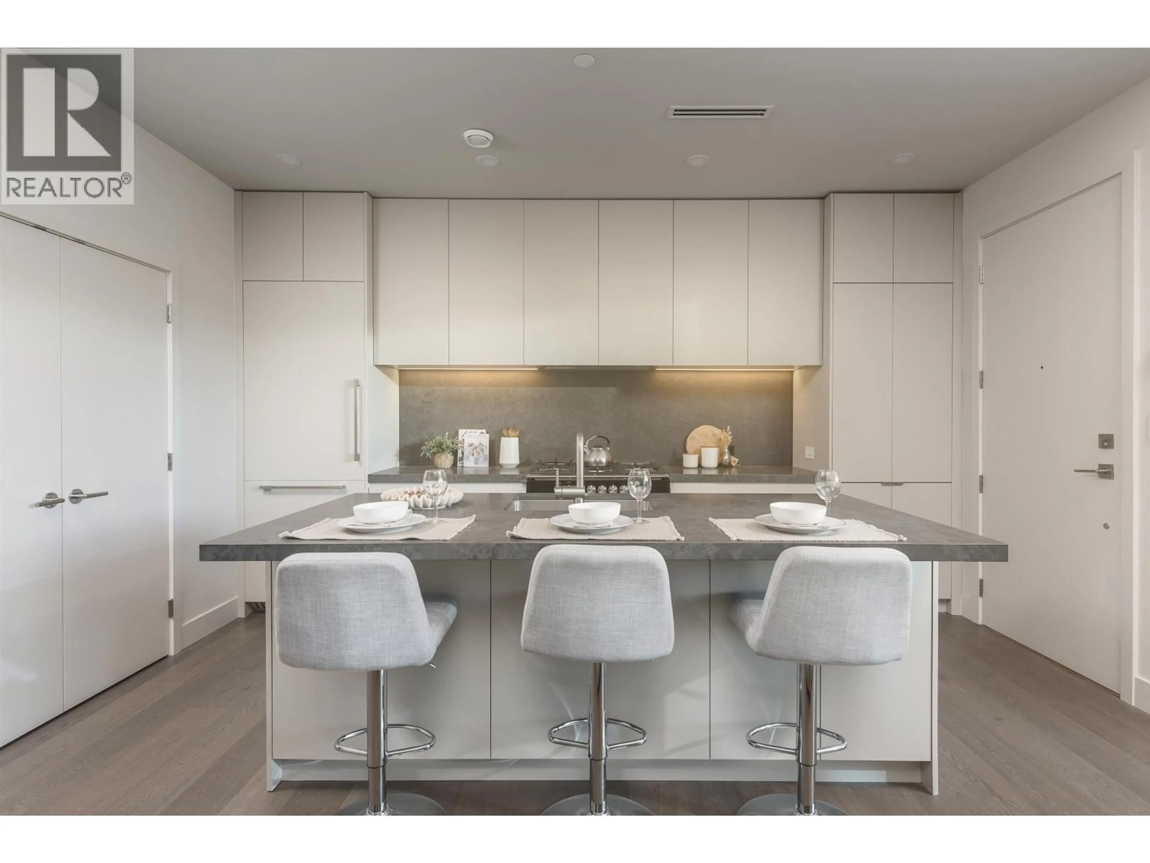 Contemporary kitchen, unknown for 1 - 638 46TH AVENUE, Vancouver British Columbia V5W2A3