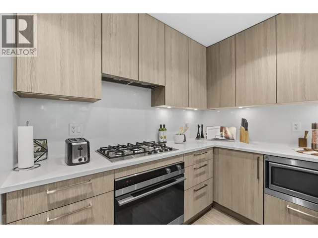 113 - 747 3RD STREET, North Vancouver 4
