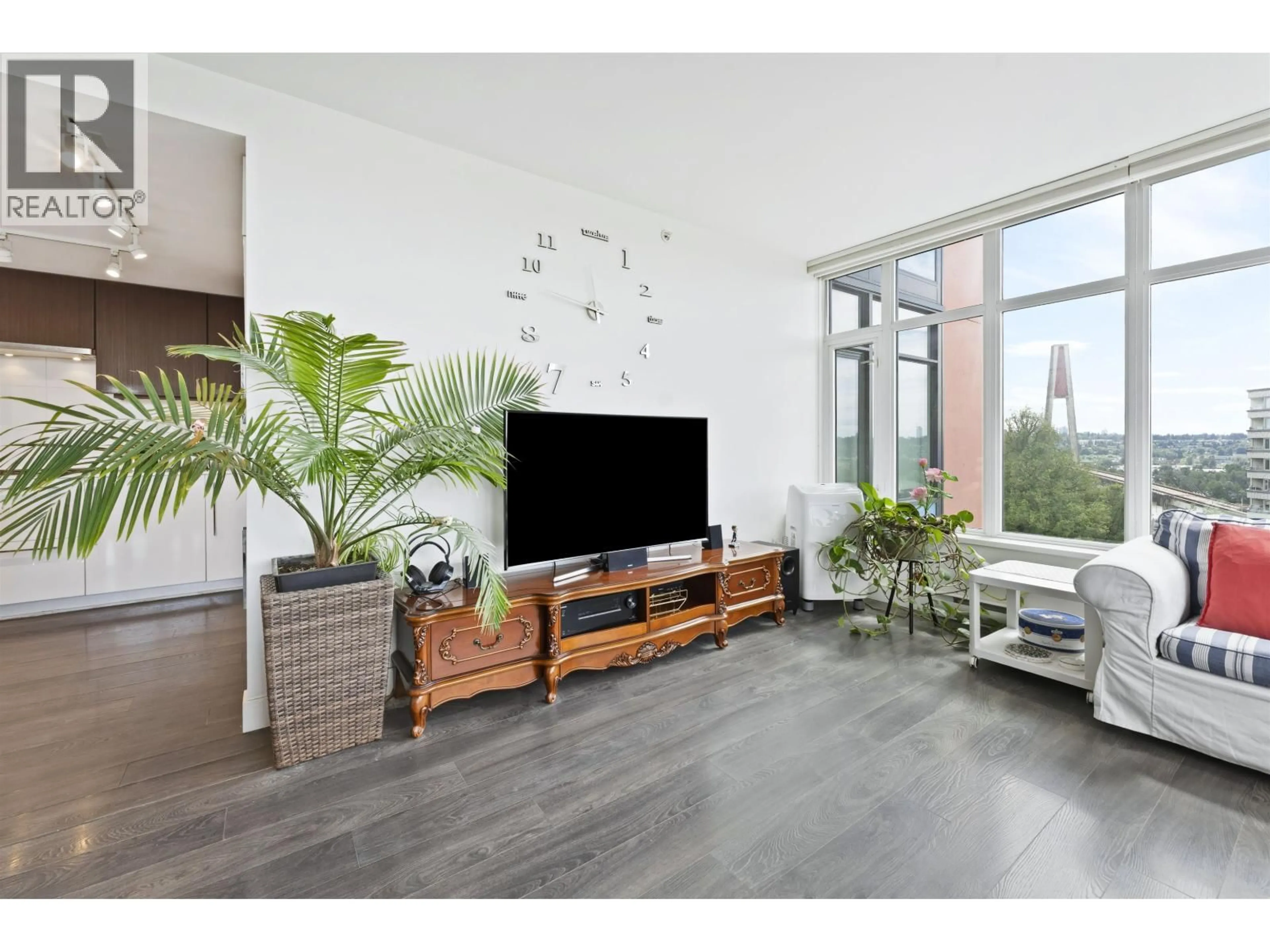 Living room with furniture, unknown for 404 - 188 AGNES STREET, New Westminster British Columbia V3L0H6