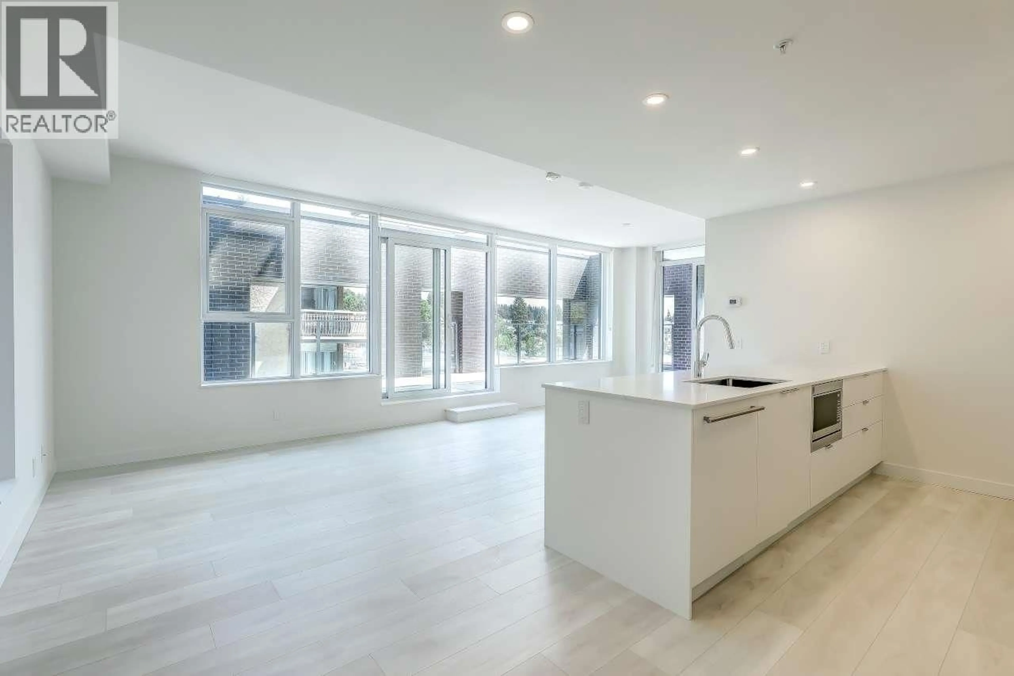Open concept kitchen, ceramic/tile floor for 301 - 537 COTTONWOOD AVENUE, Coquitlam British Columbia V3J0S4