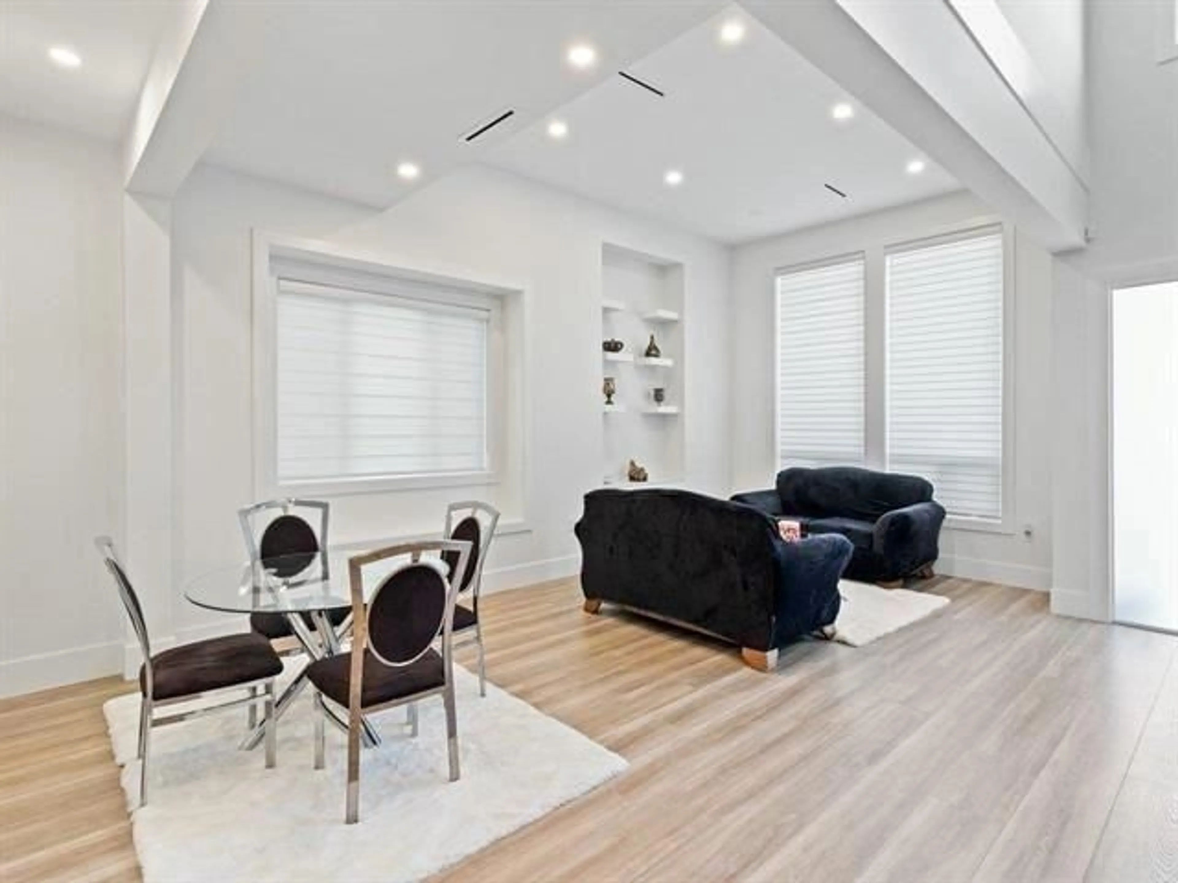 Living room with furniture, wood/laminate floor for 17030 79A AVENUE, Surrey British Columbia V4N0C6