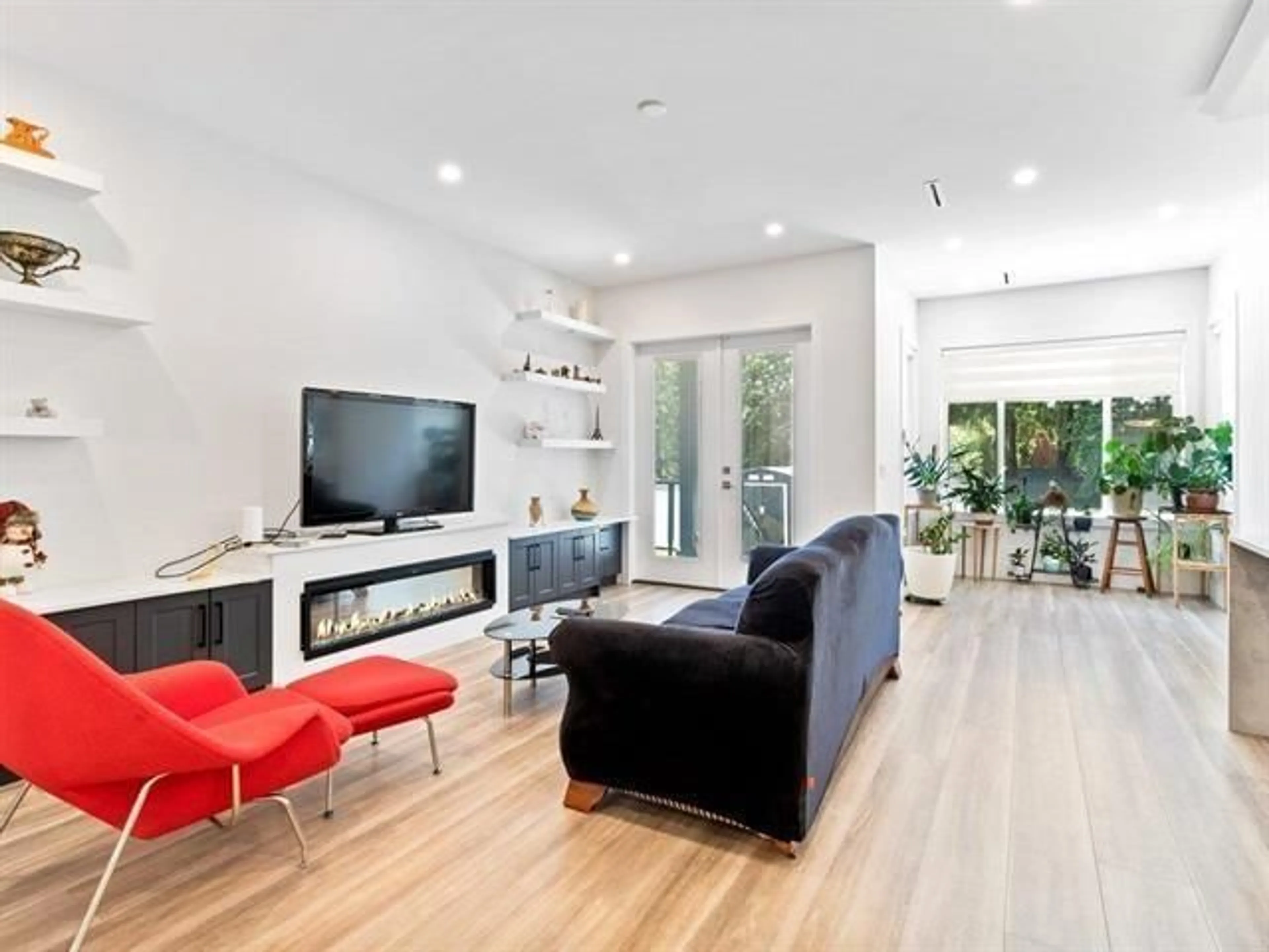 Living room with furniture, unknown for 17030 79A AVENUE, Surrey British Columbia V4N0C6