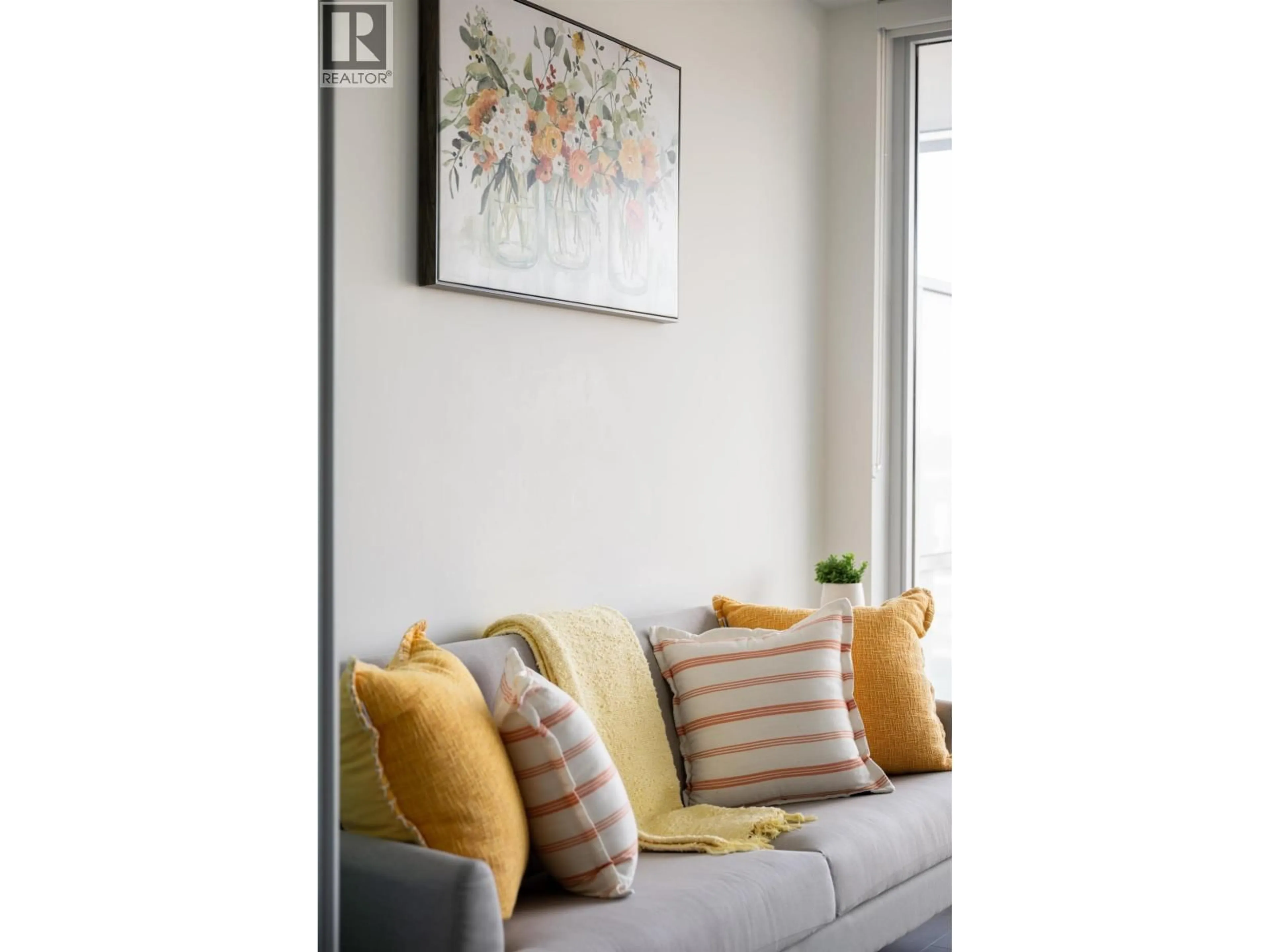 Living room with furniture, unknown for 625 - 8133 COOK ROAD, Richmond British Columbia V6Y0L6