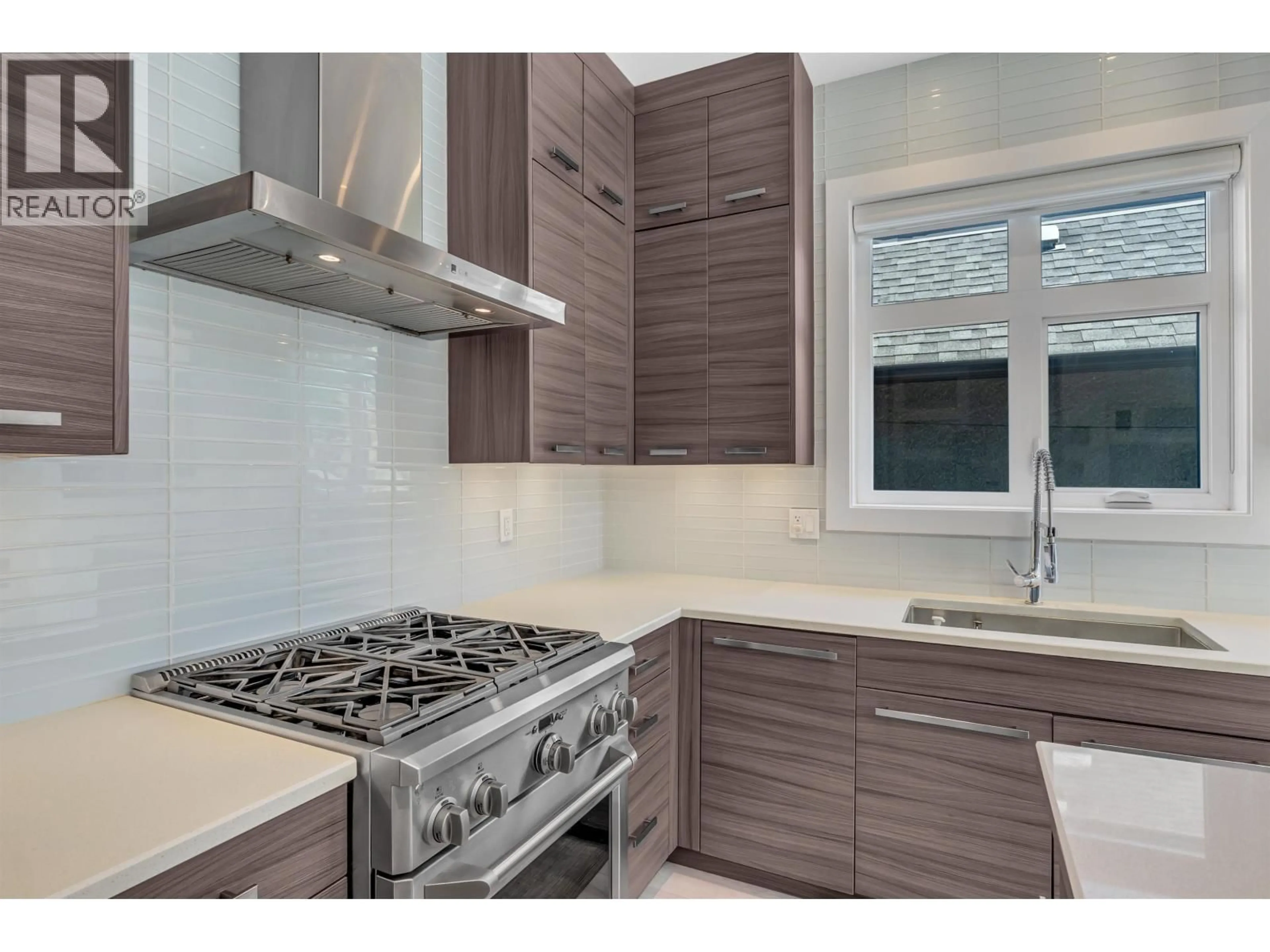 Contemporary kitchen, ceramic/tile floor for 730 11TH AVENUE, Vancouver British Columbia V5T2E5