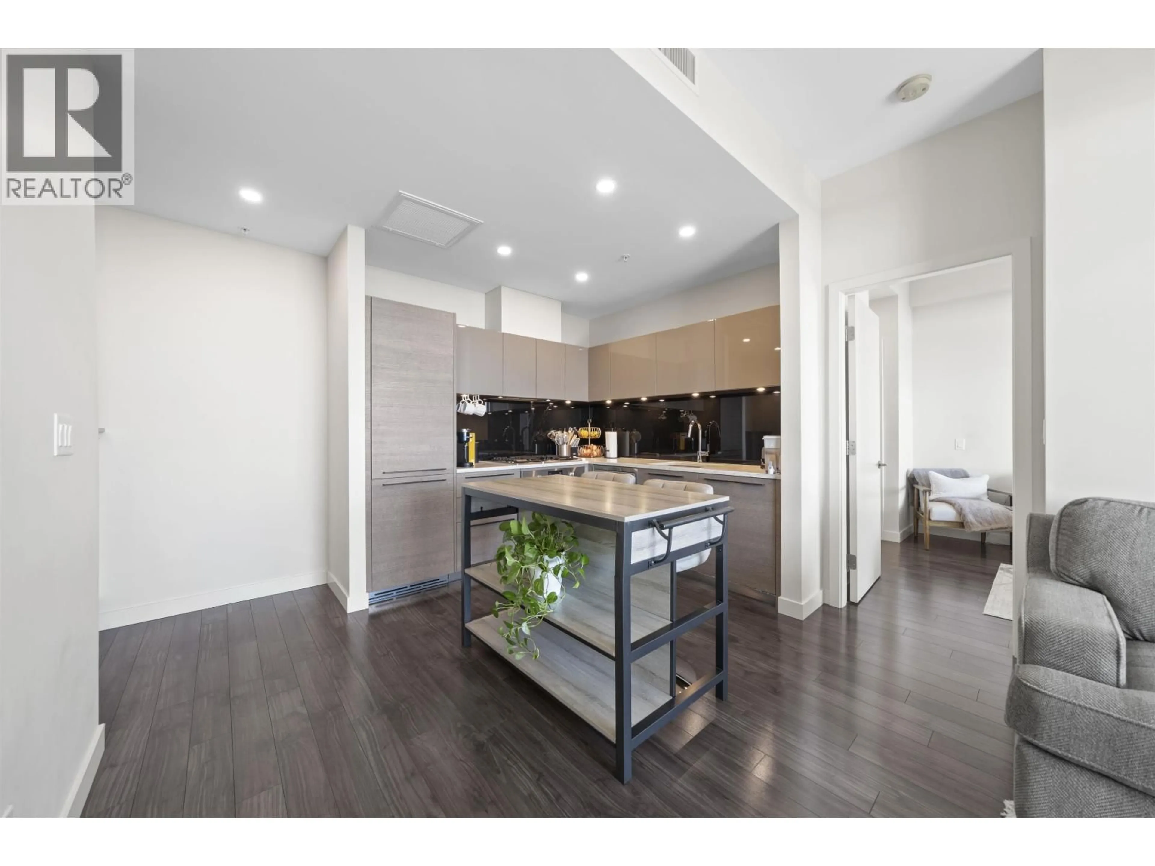 Open concept kitchen, unknown for 2904 - 6383 MCKAY AVENUE, Burnaby British Columbia V5H0H8