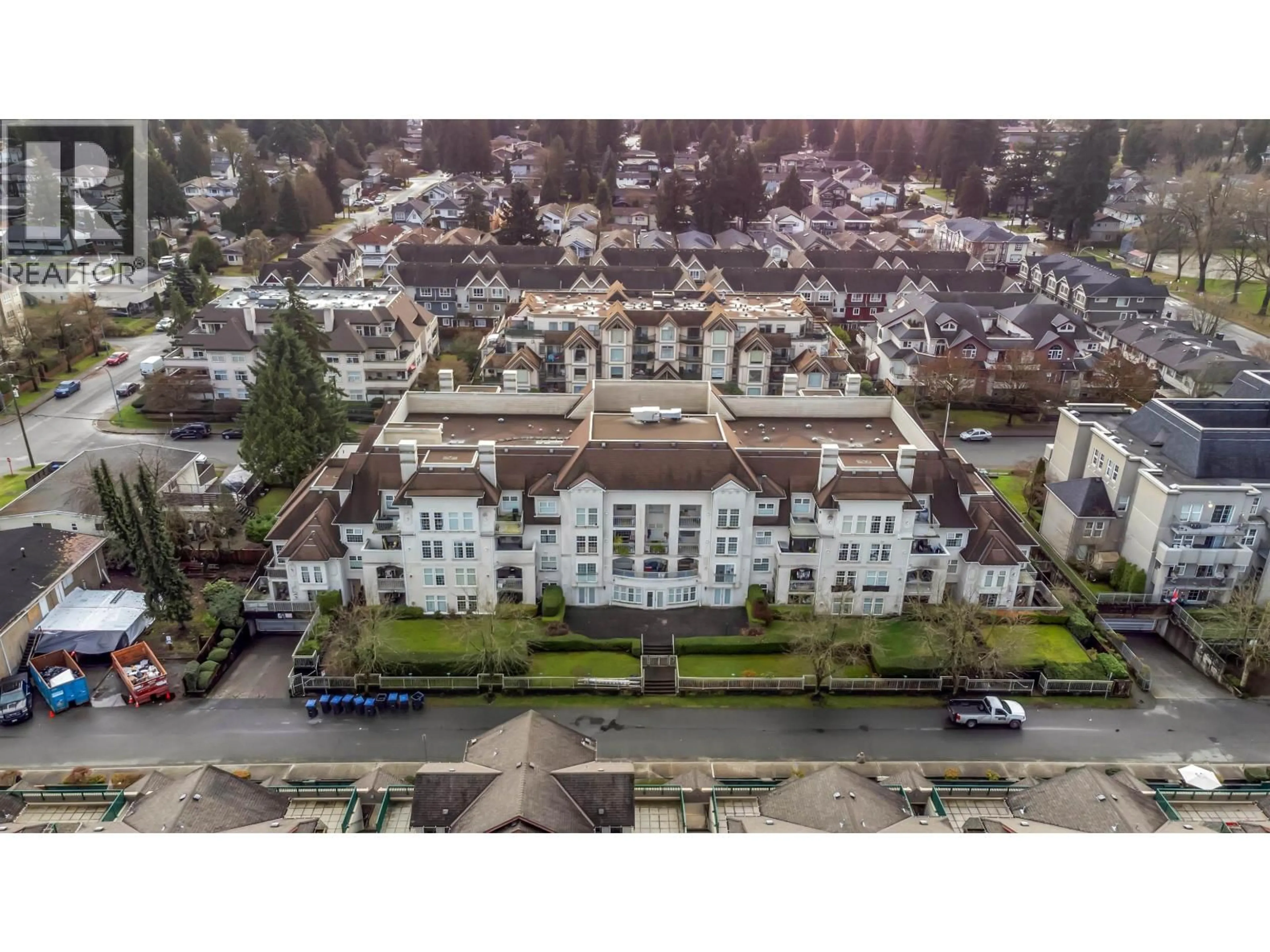 A pic from outside/outdoor area/front of a property/back of a property/a pic from drone, unknown for 301 - 1655 GRANT AVENUE, Port Coquitlam British Columbia V3B7V1