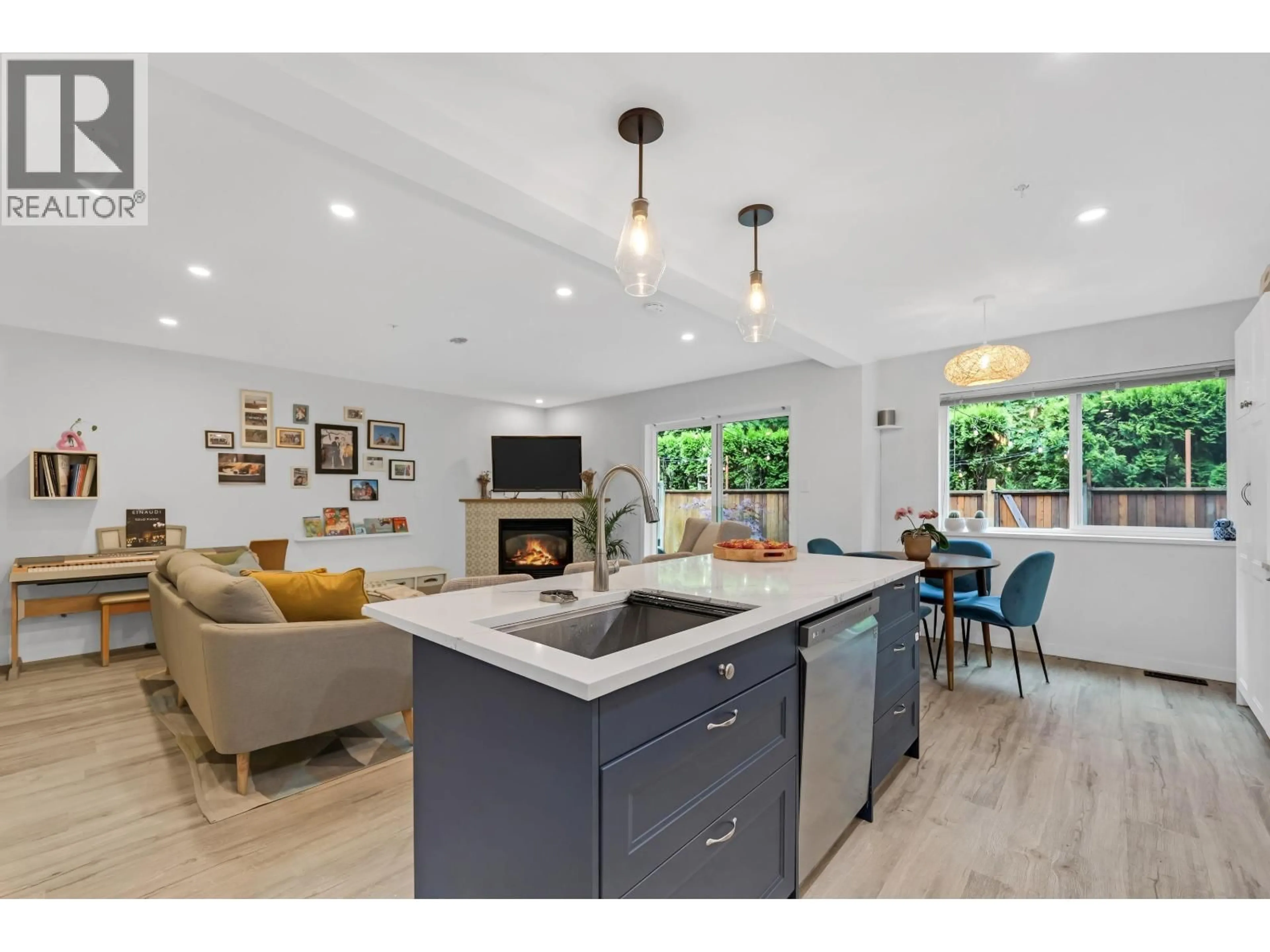 Open concept kitchen, unknown for 9 - 2401 MAMQUAM ROAD, Squamish British Columbia V8B0H6