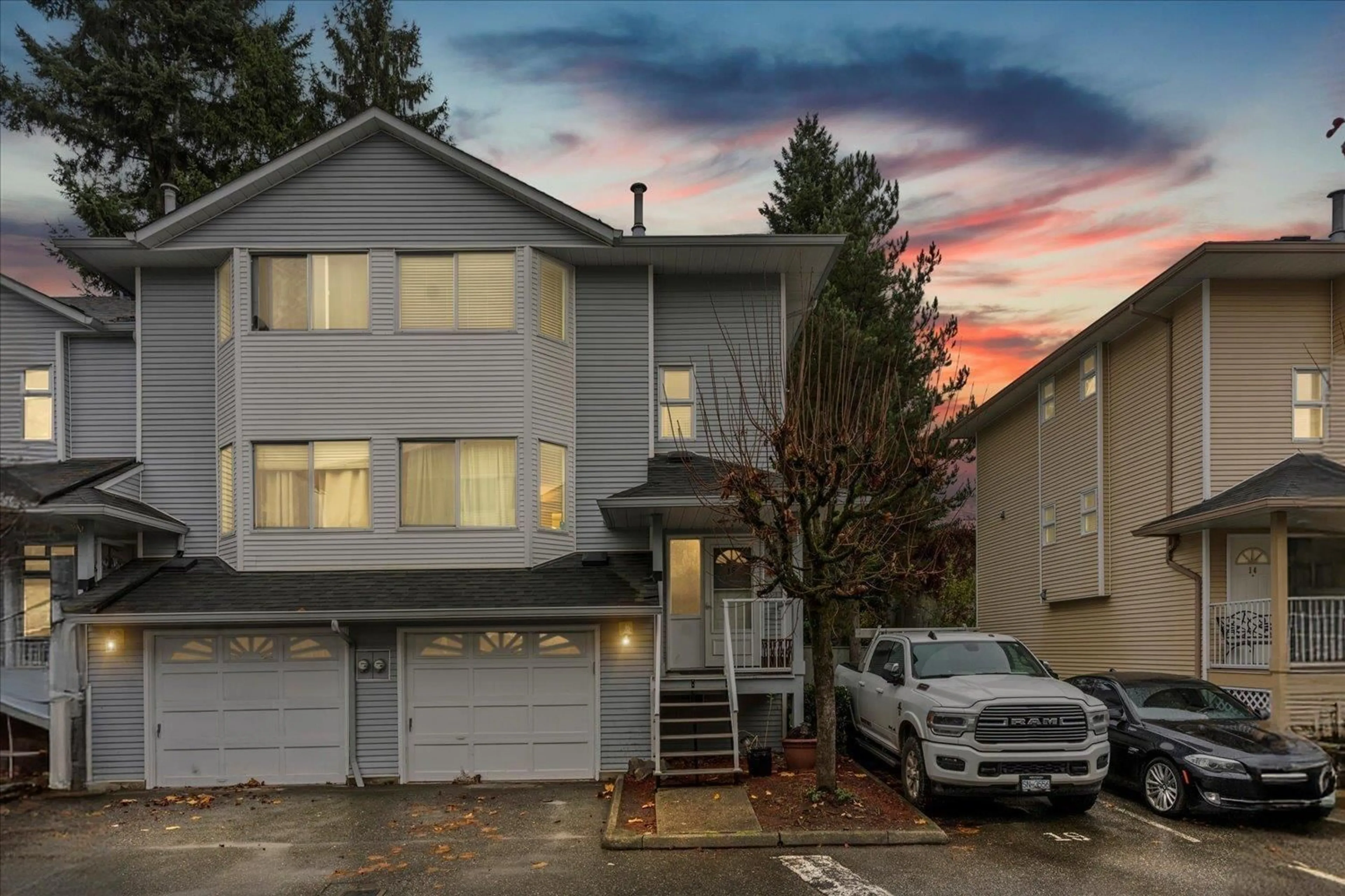 Home with vinyl exterior material, street for 15 - 3087 IMMEL STREET, Abbotsford British Columbia V2S6Z6