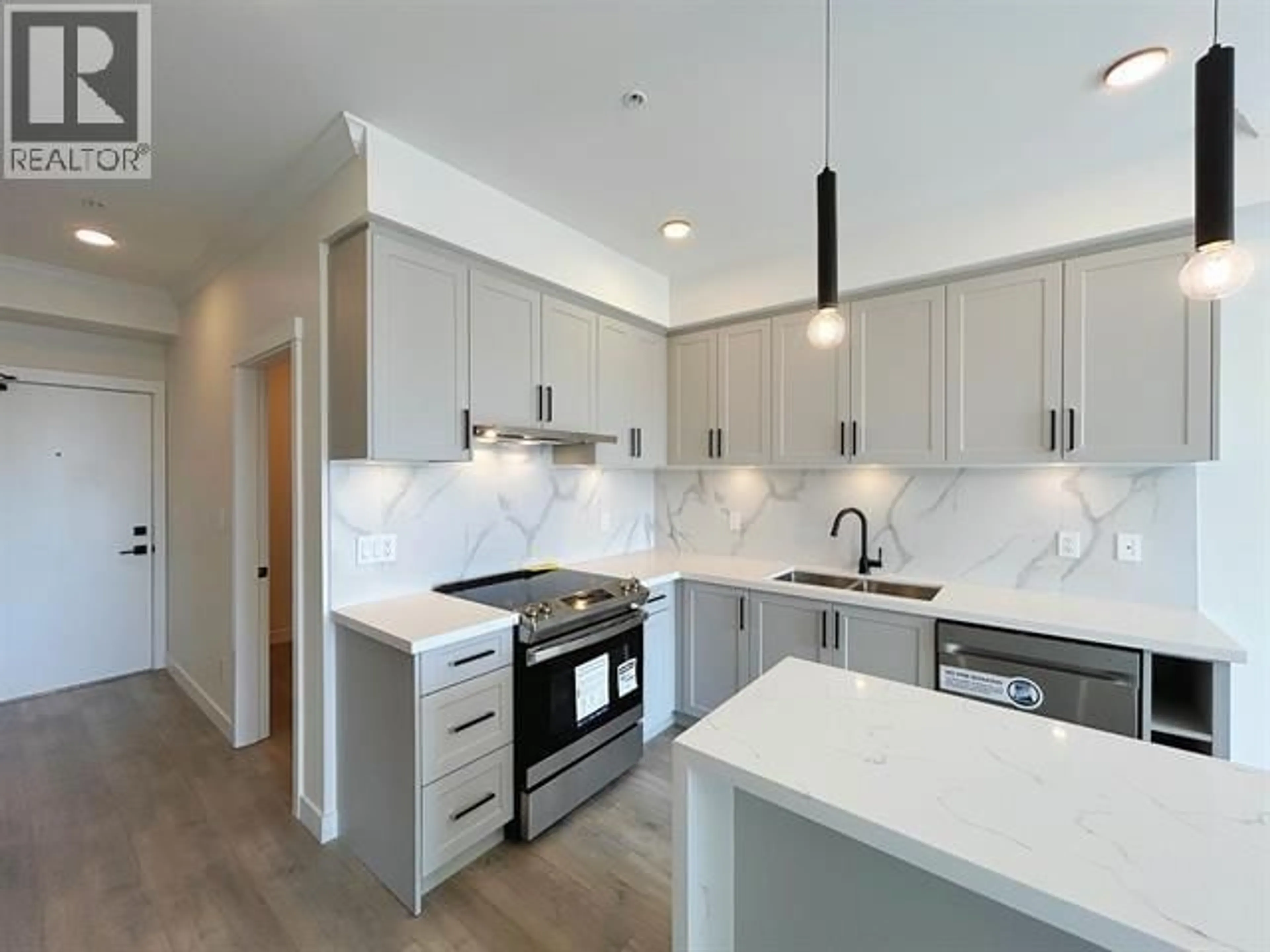 Open concept kitchen, ceramic/tile floor for 322 - 12109 223 STREET, Maple Ridge British Columbia V2X5Y6