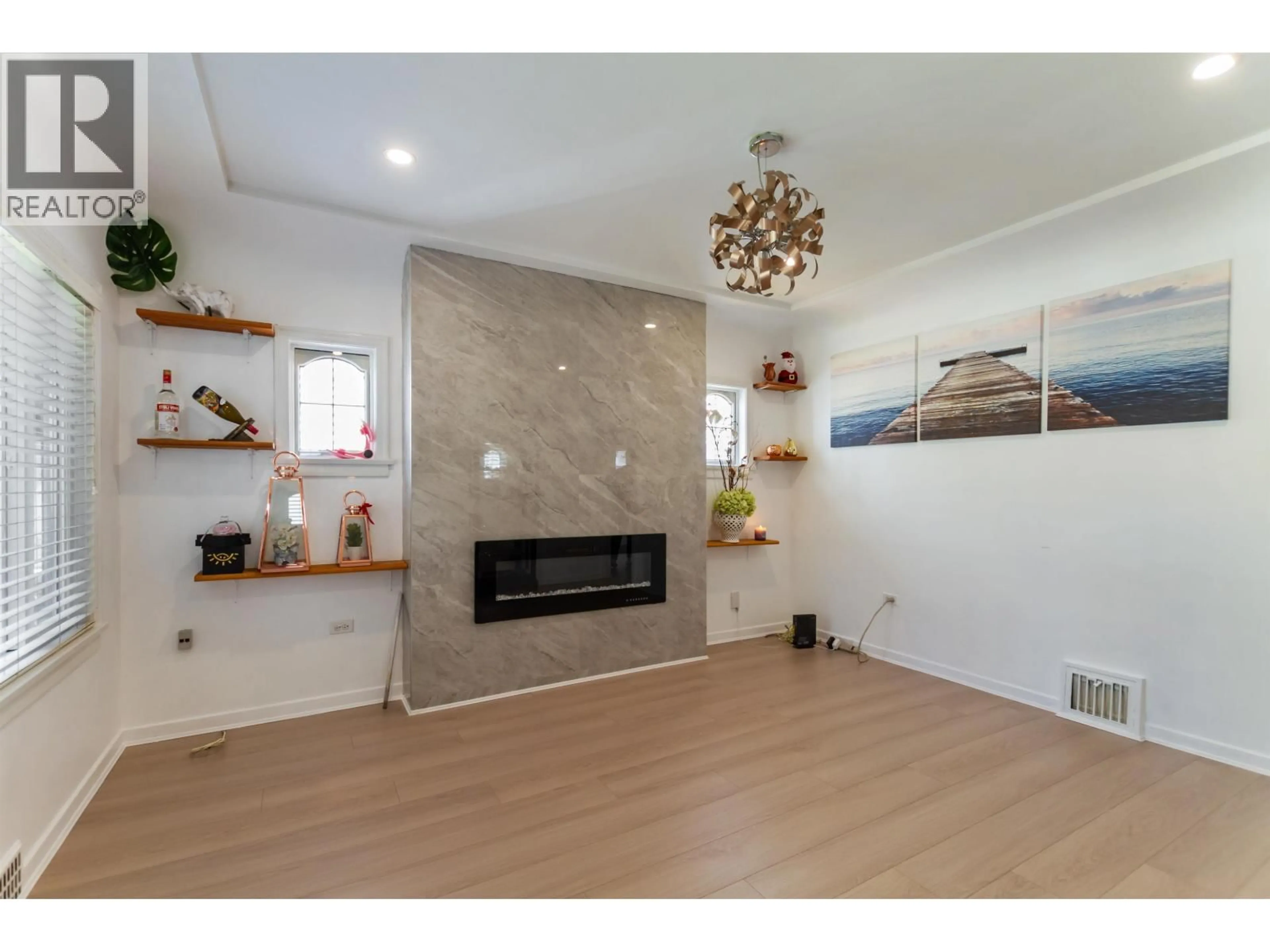 Unknown for 136 45TH AVENUE, Vancouver British Columbia V5W1W9