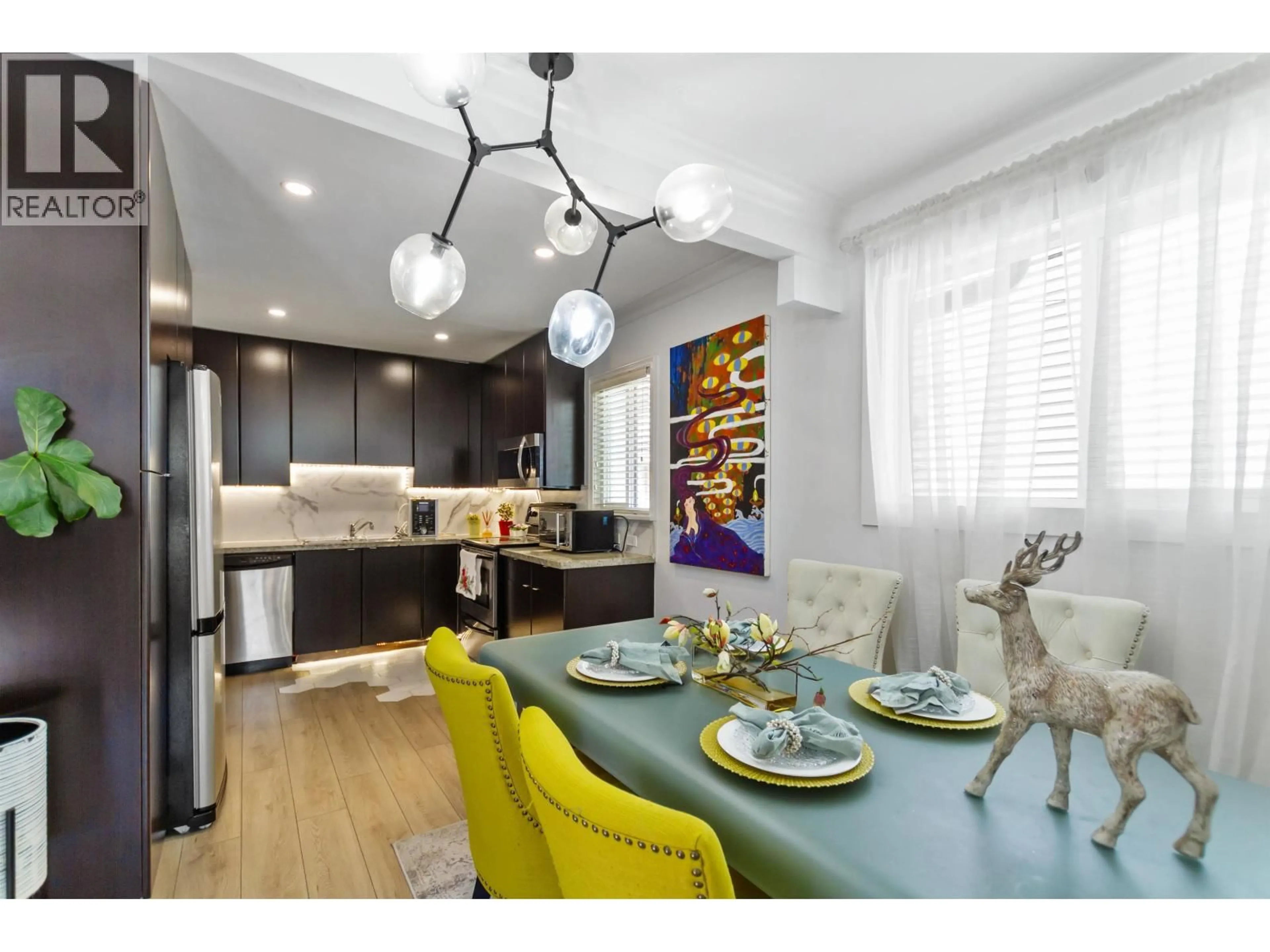 Open concept kitchen, unknown for 136 45TH AVENUE, Vancouver British Columbia V5W1W9