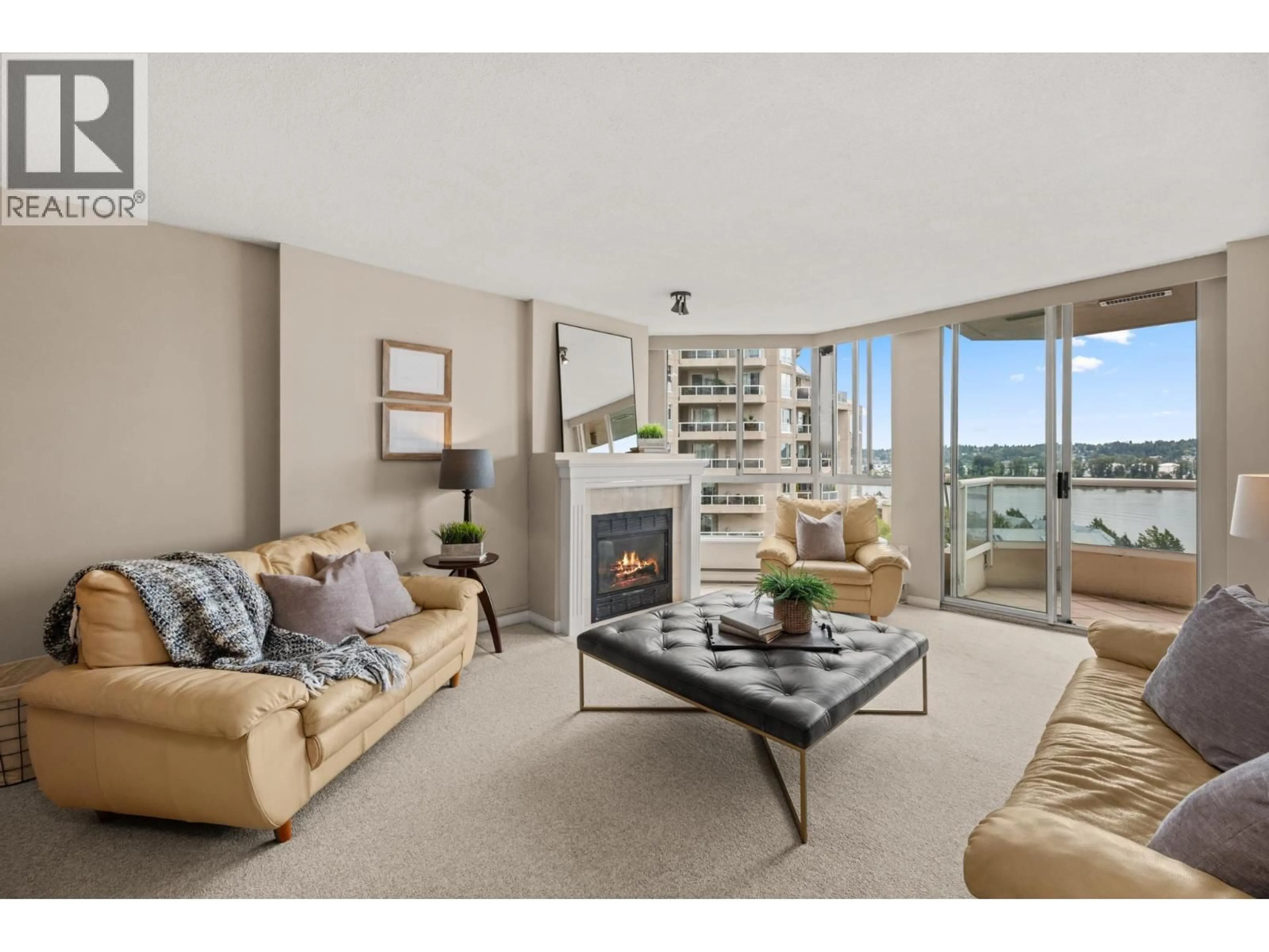 Living room with furniture, unknown for 1505 - 1235 QUAYSIDE DRIVE, New Westminster British Columbia V3M6J5