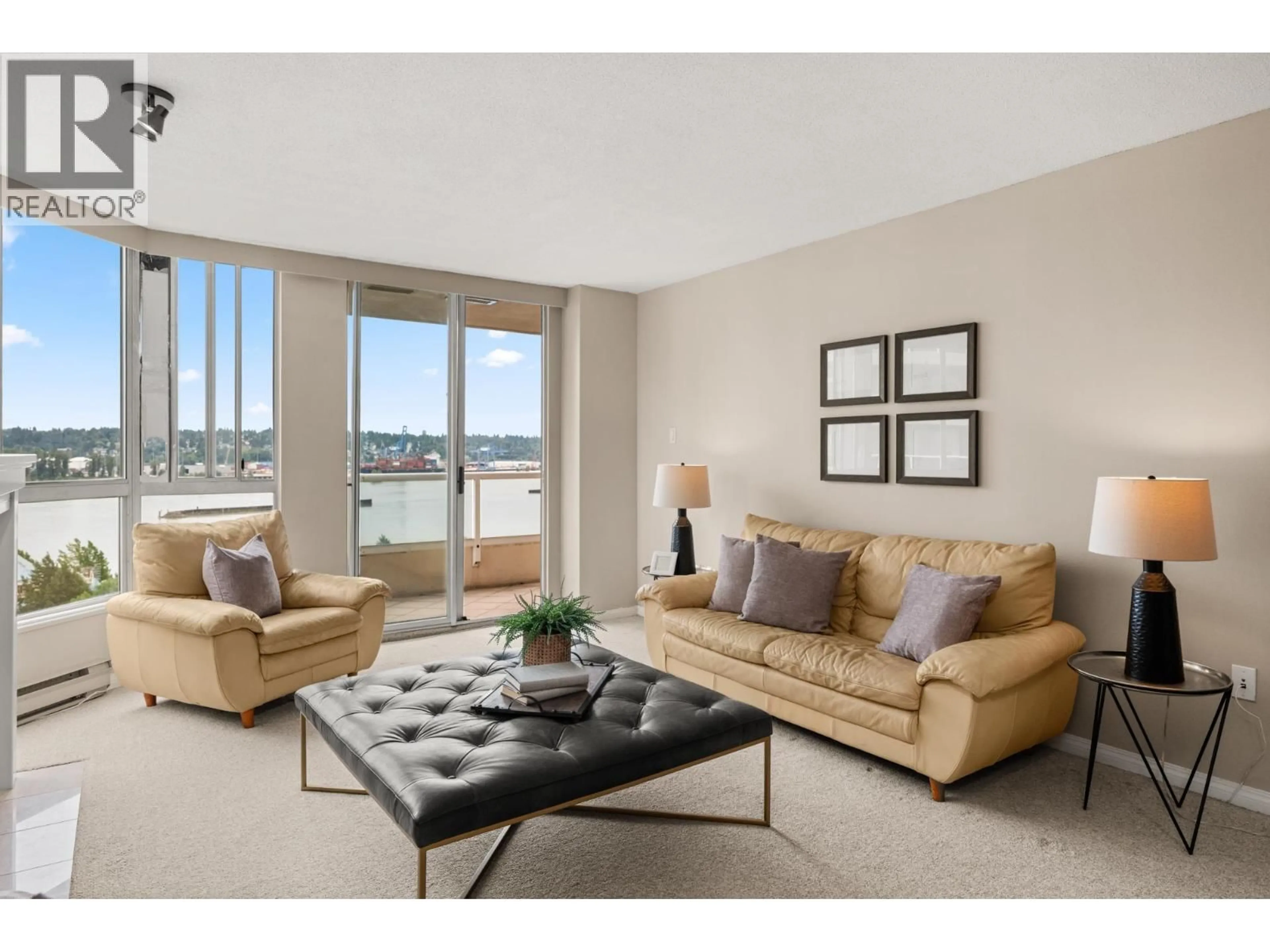 Living room with furniture, unknown for 1505 - 1235 QUAYSIDE DRIVE, New Westminster British Columbia V3M6J5