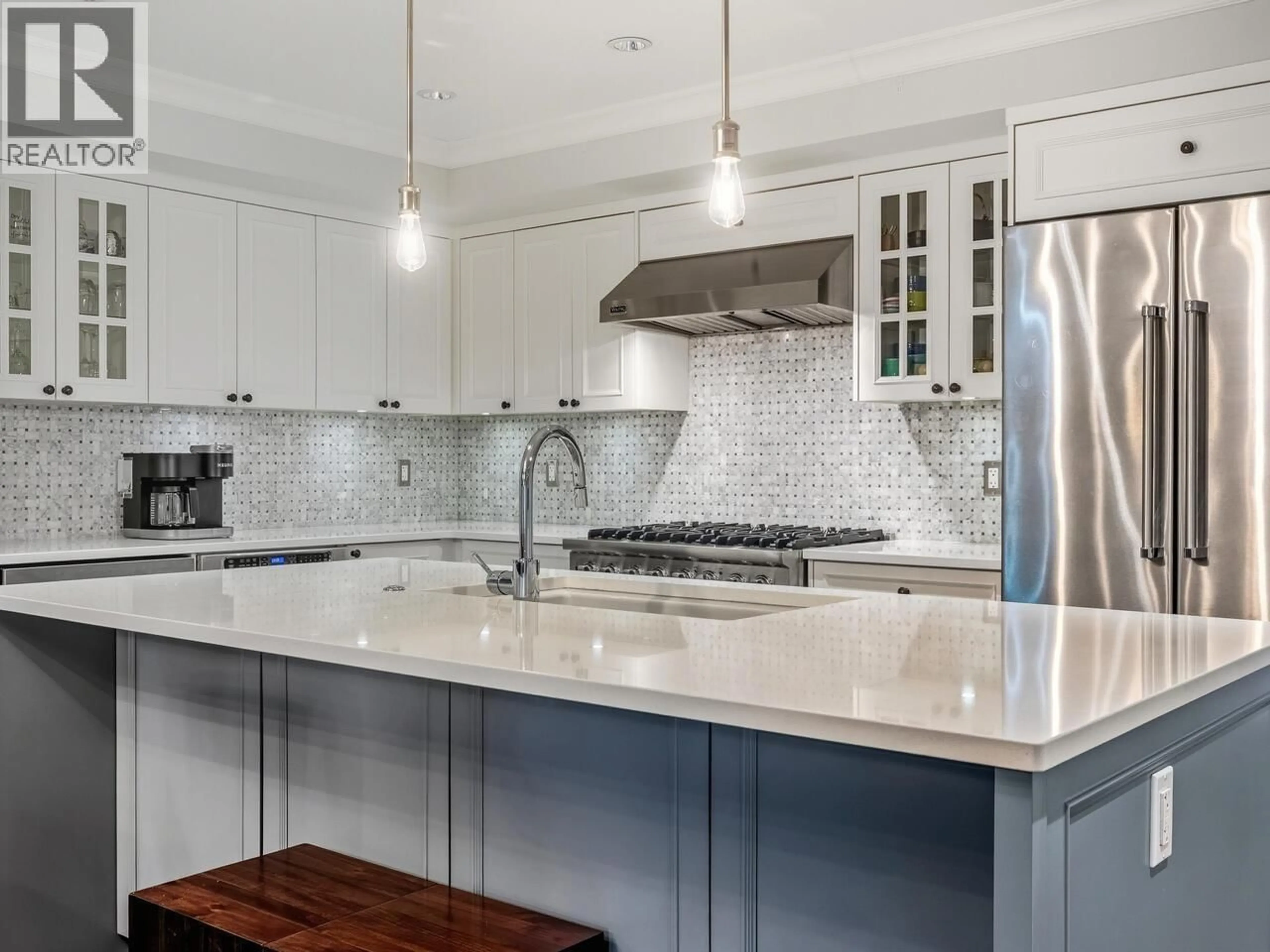Contemporary kitchen, ceramic/tile floor for 100 - 656 13TH AVENUE, Vancouver British Columbia V5Z1N9