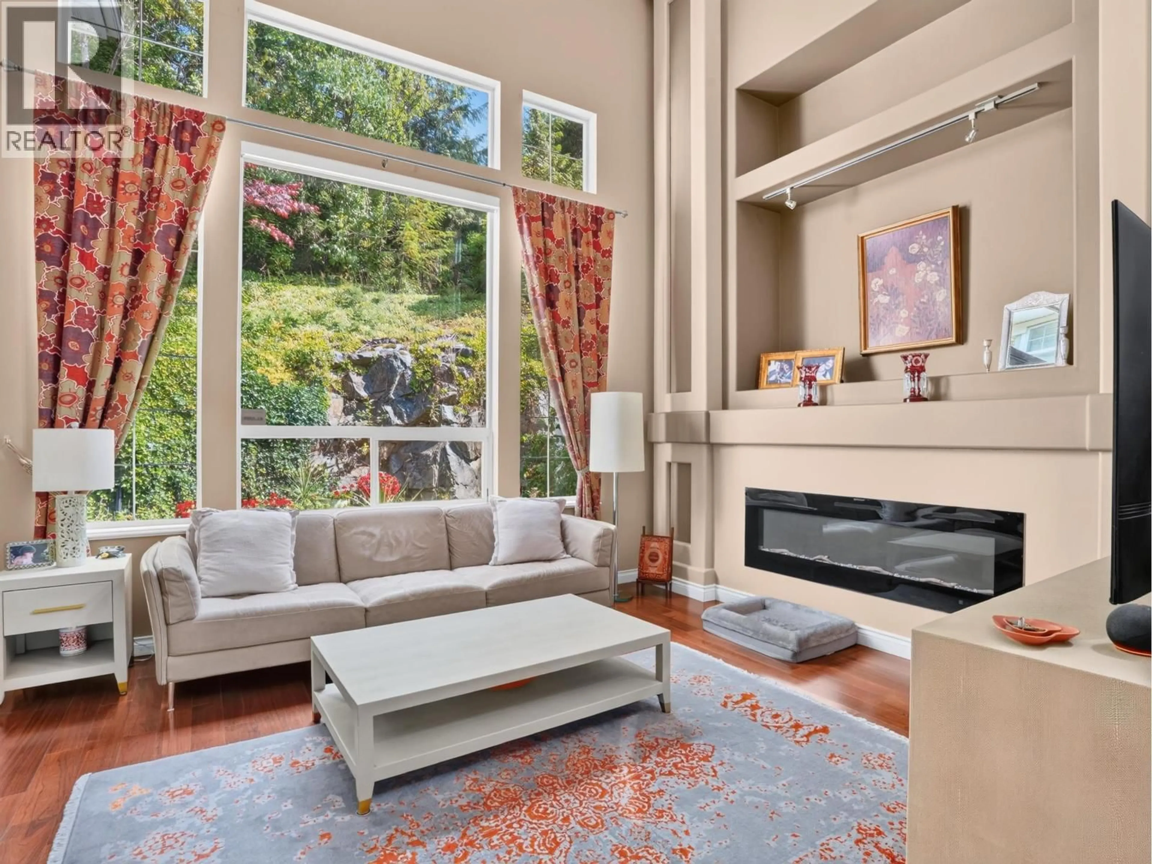 Living room with furniture, unknown for 1981 PARKWAY BOULEVARD, Coquitlam British Columbia V3E3J8