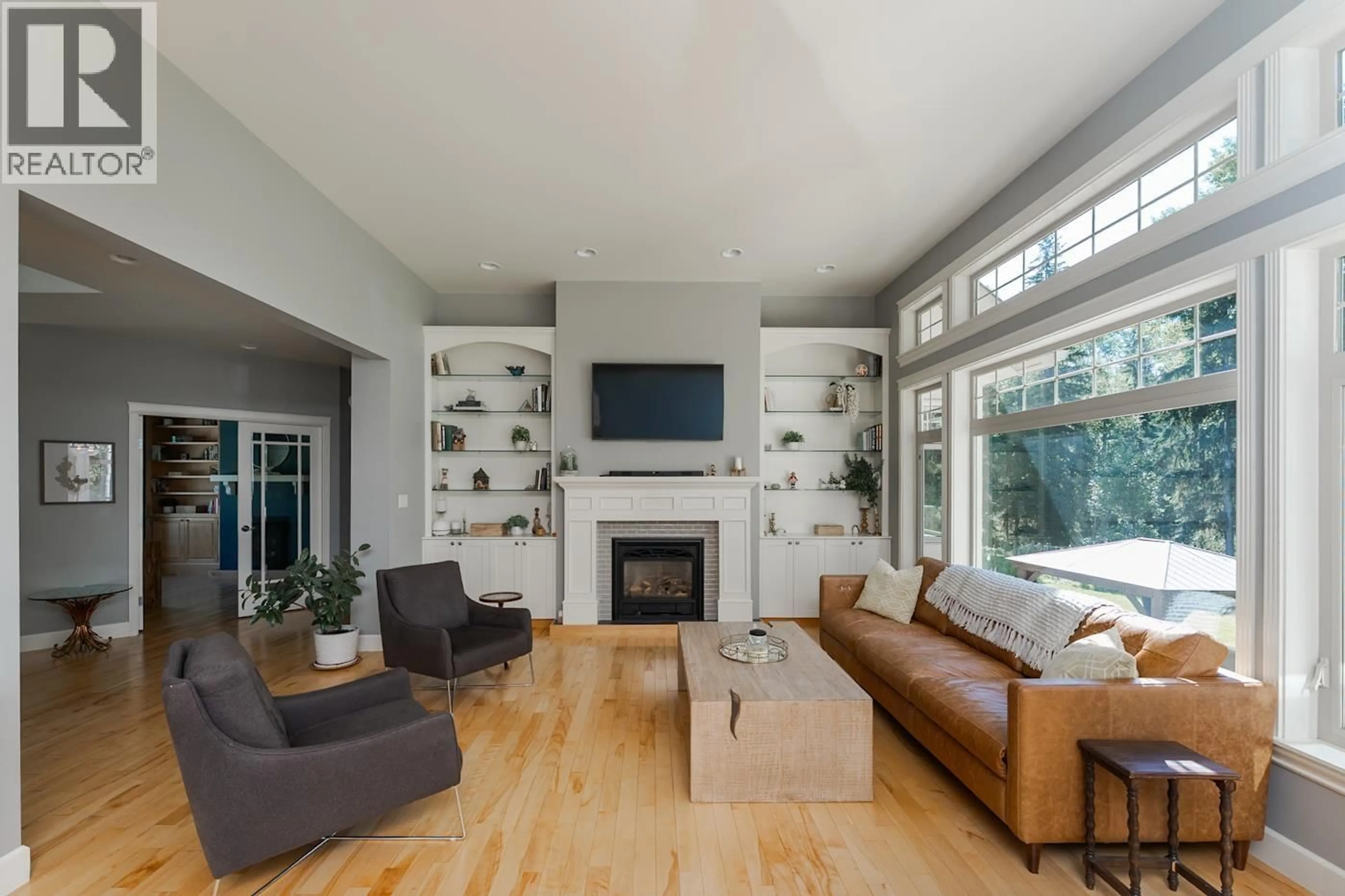 Living room with furniture, unknown for 422 WILLMANN ROAD, Prince George British Columbia V2M7C8